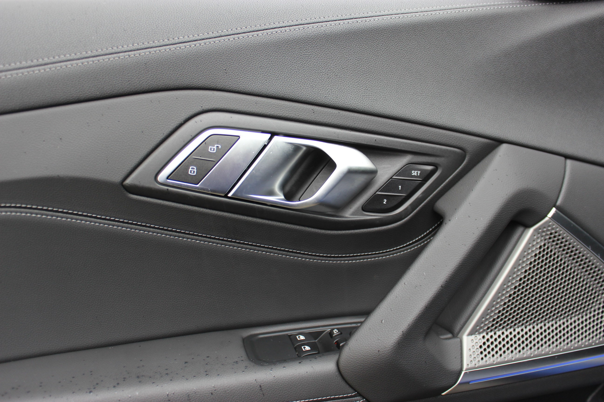 listing desktop thumbnail image 9