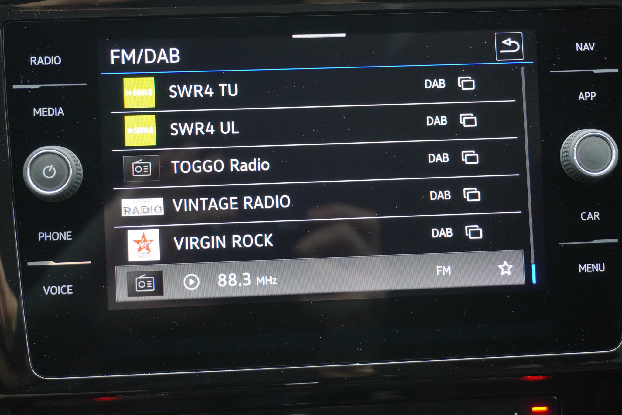 listing desktop thumbnail image 18