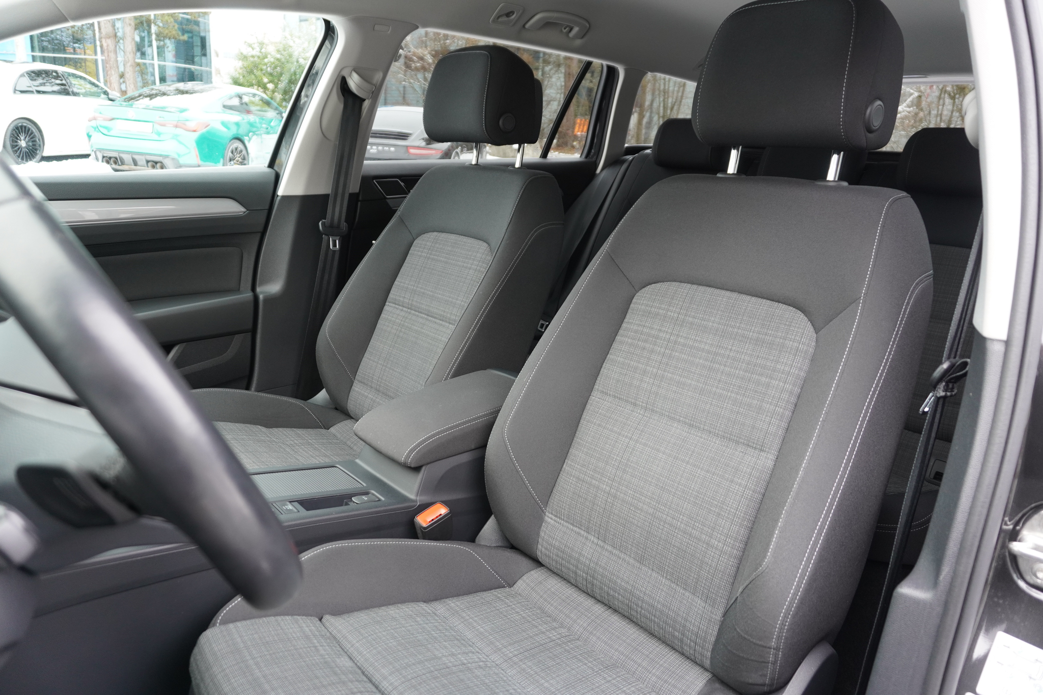 listing desktop thumbnail image 10