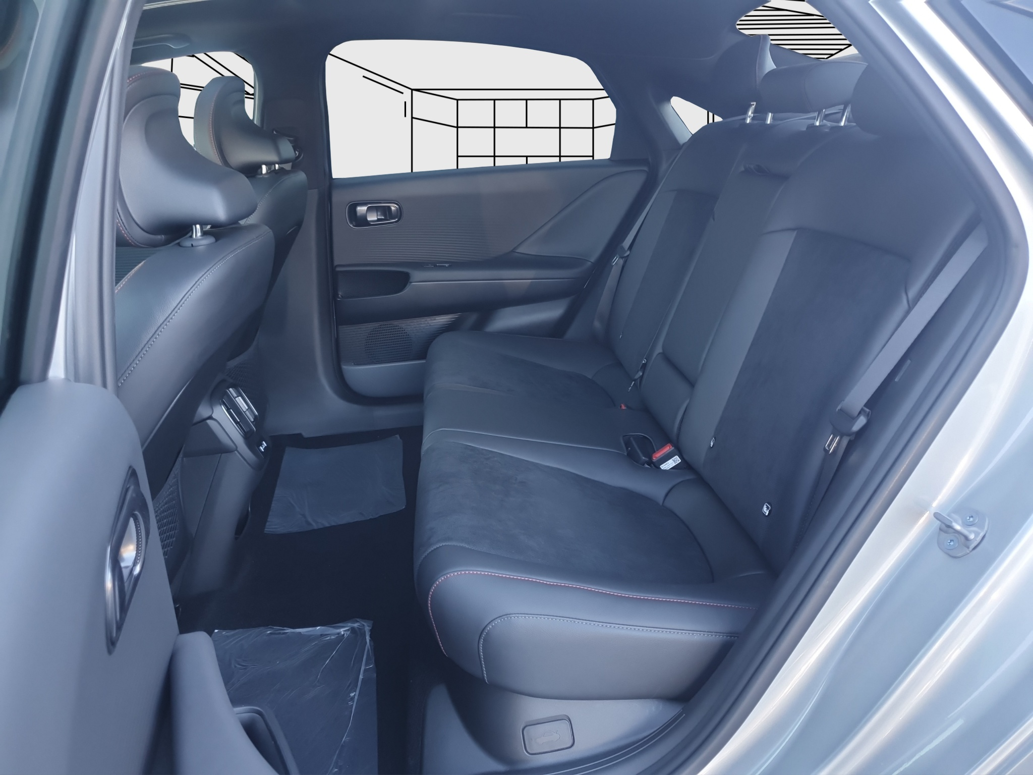 listing desktop thumbnail image 12