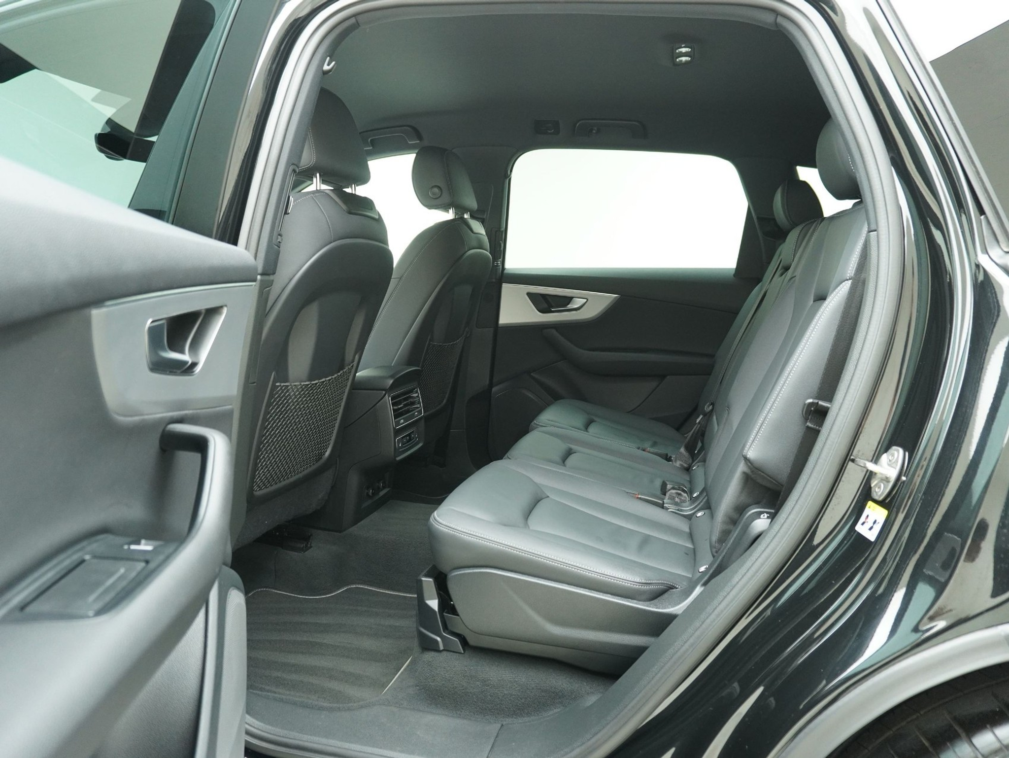 listing desktop thumbnail image 10