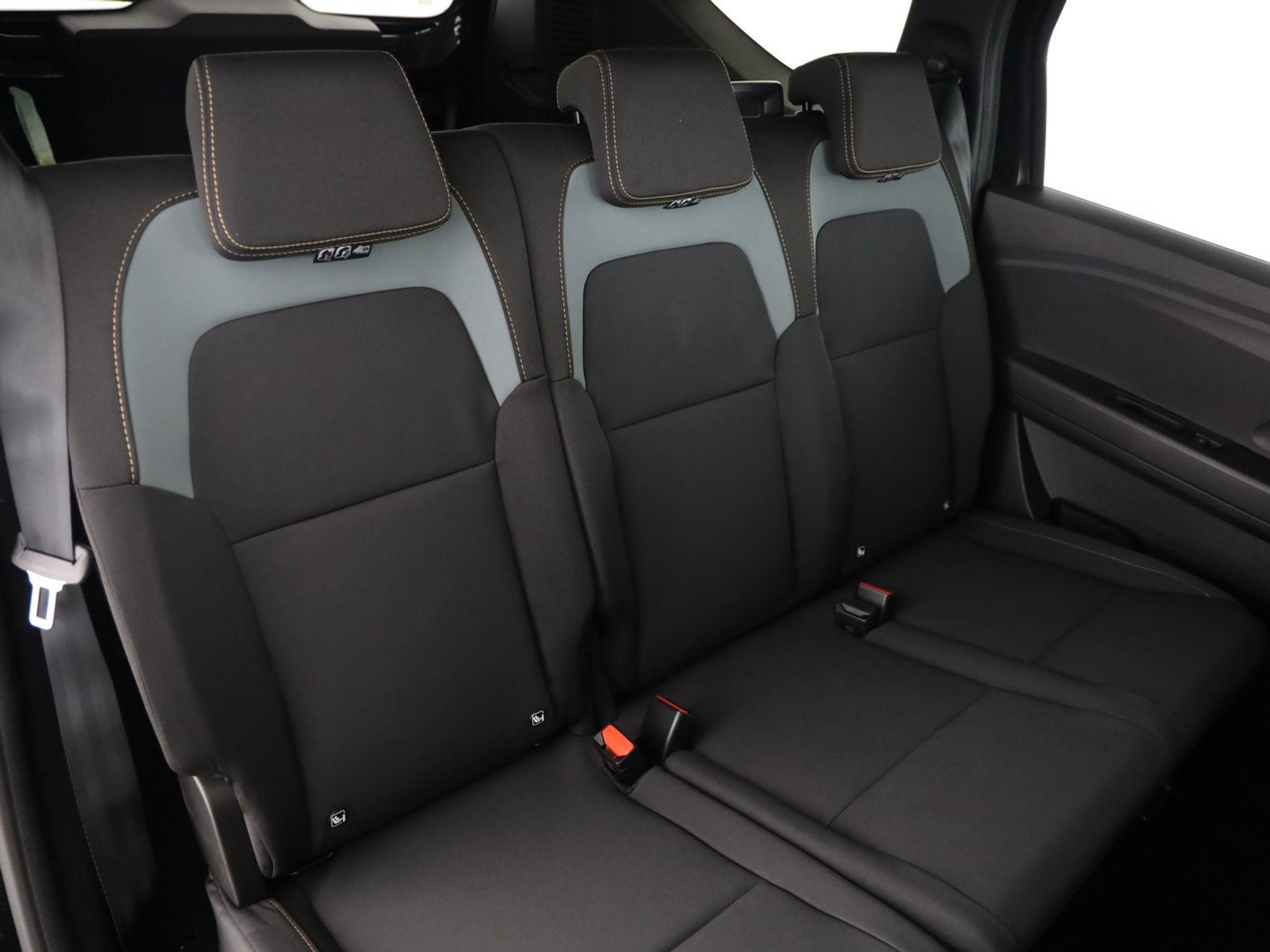 listing desktop thumbnail image 7