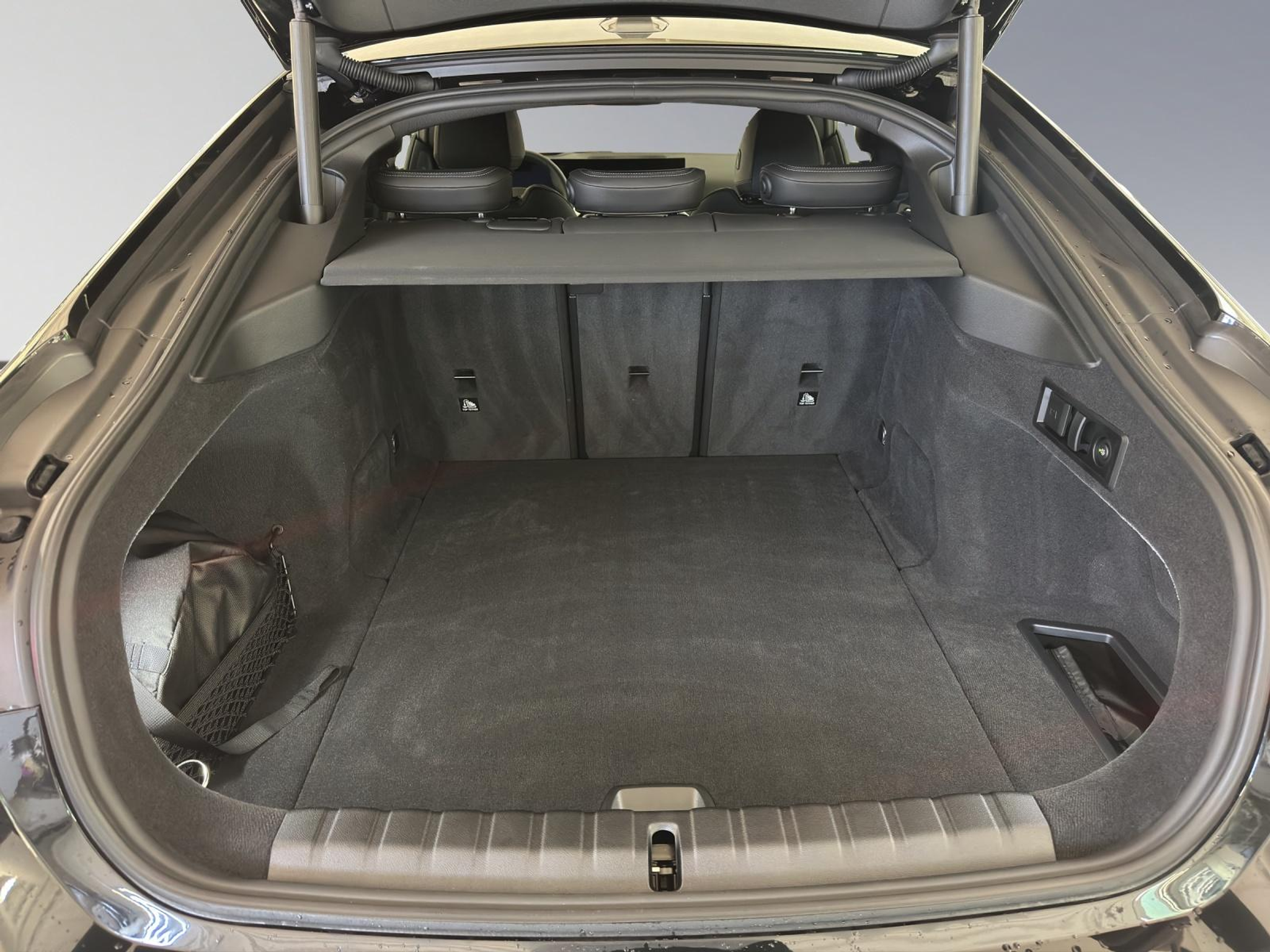 listing desktop thumbnail image 17