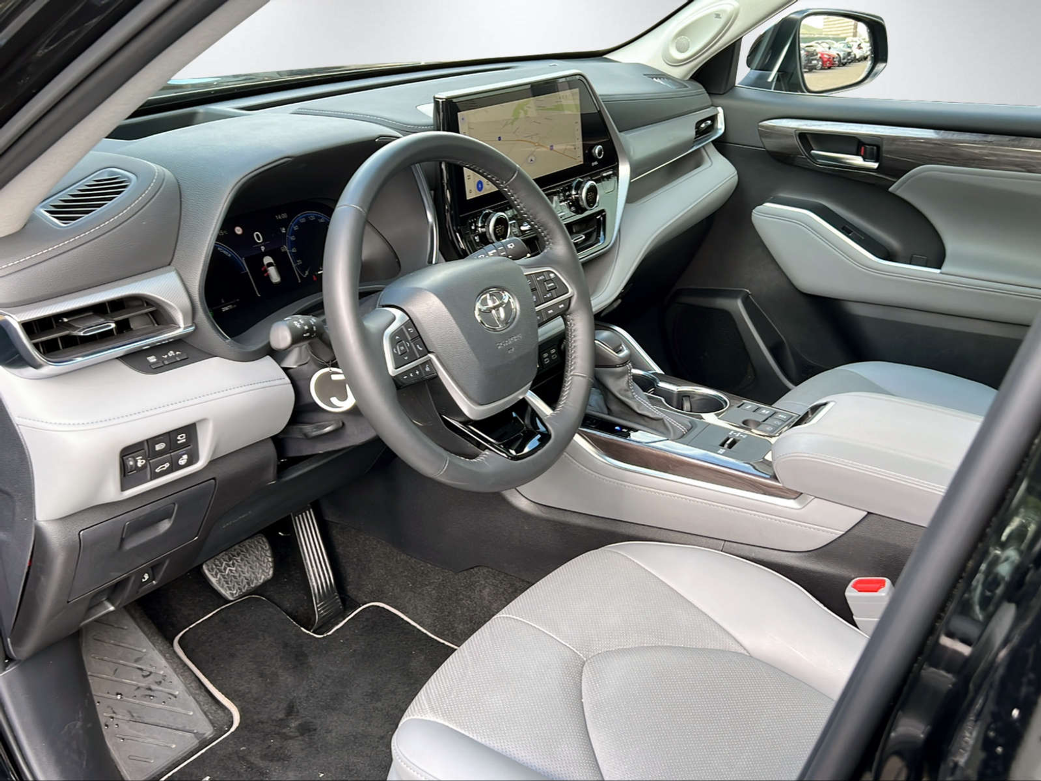 listing desktop thumbnail image 13