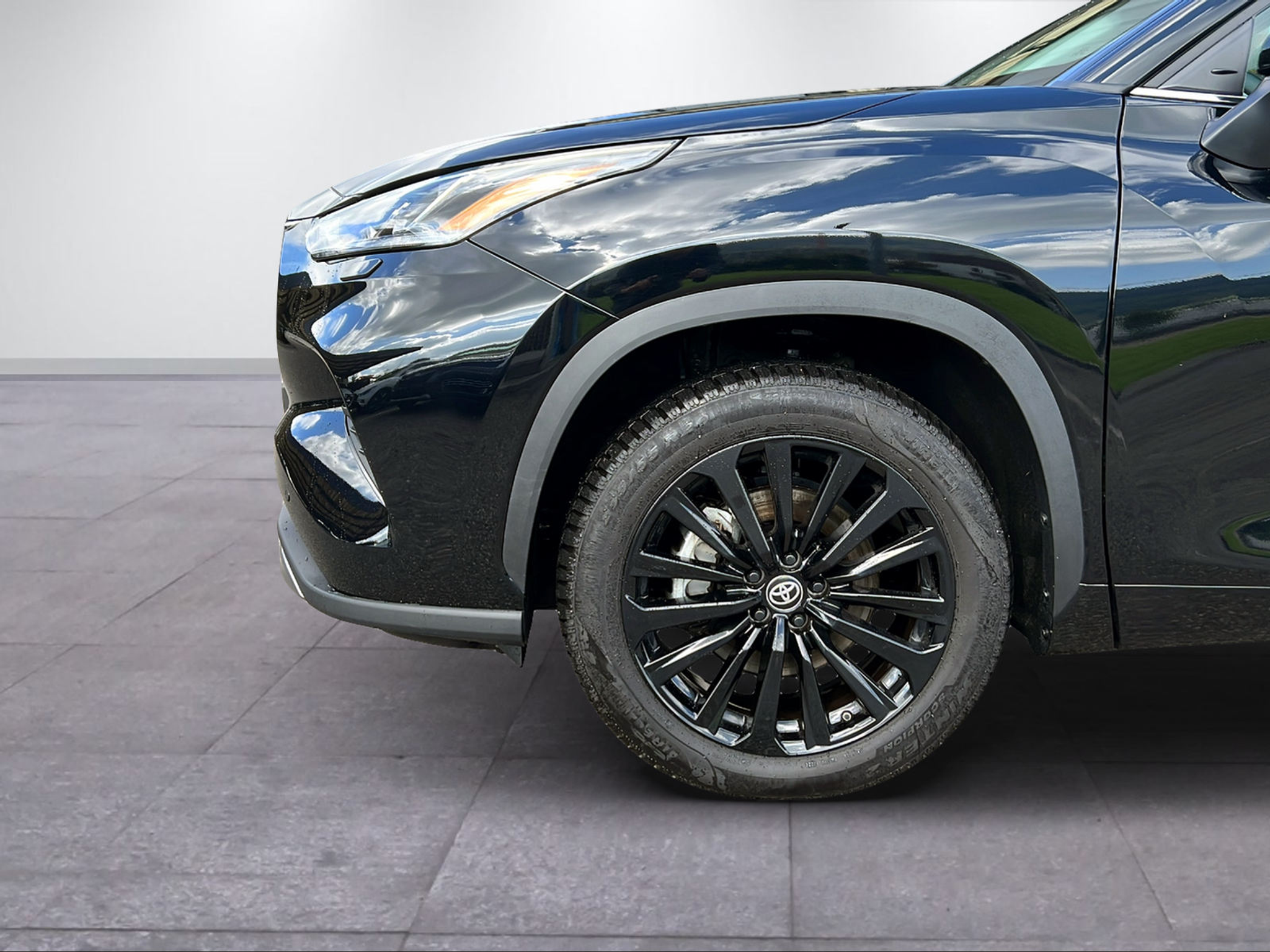 listing desktop thumbnail image 2