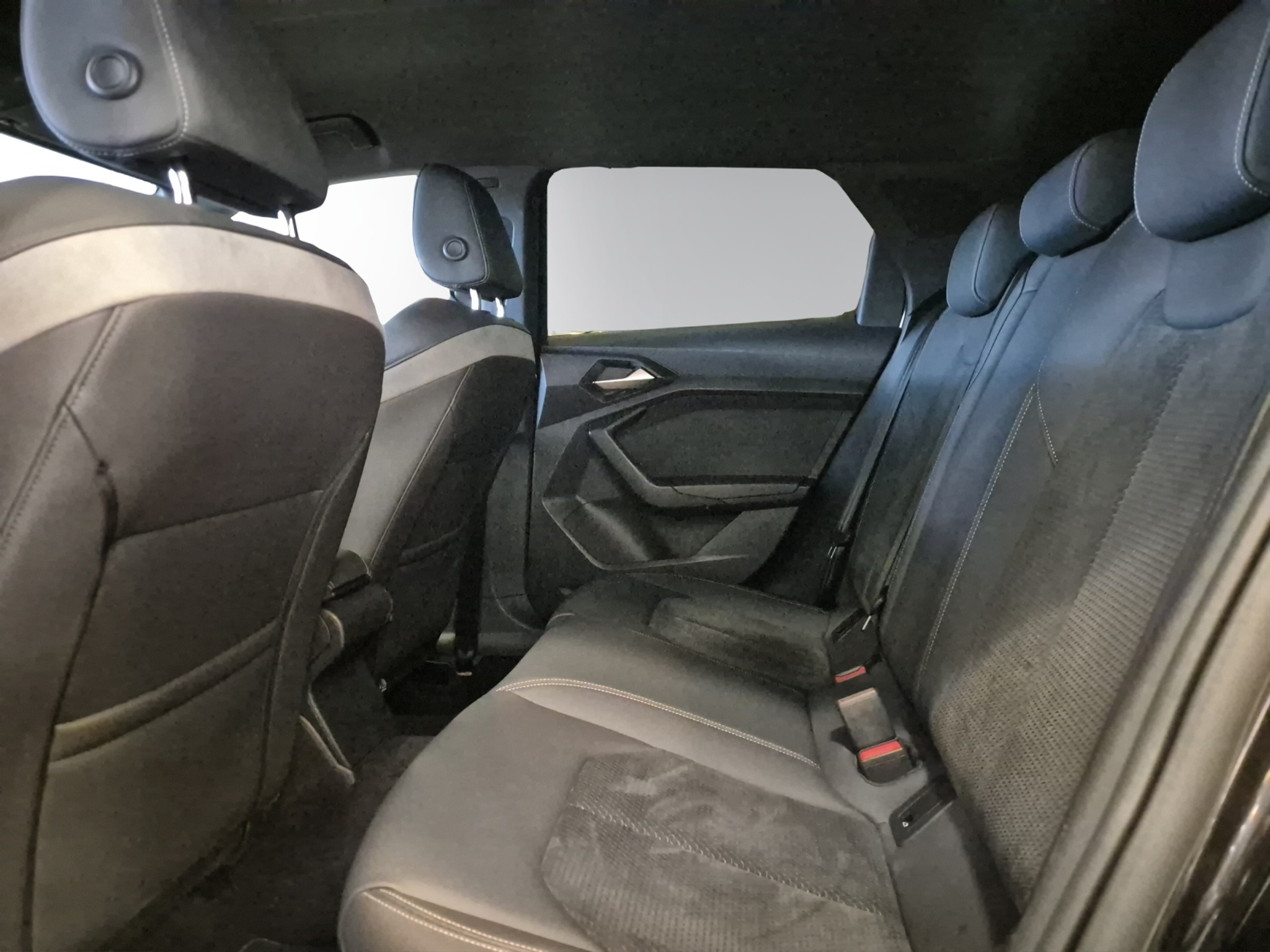 listing desktop thumbnail image 10