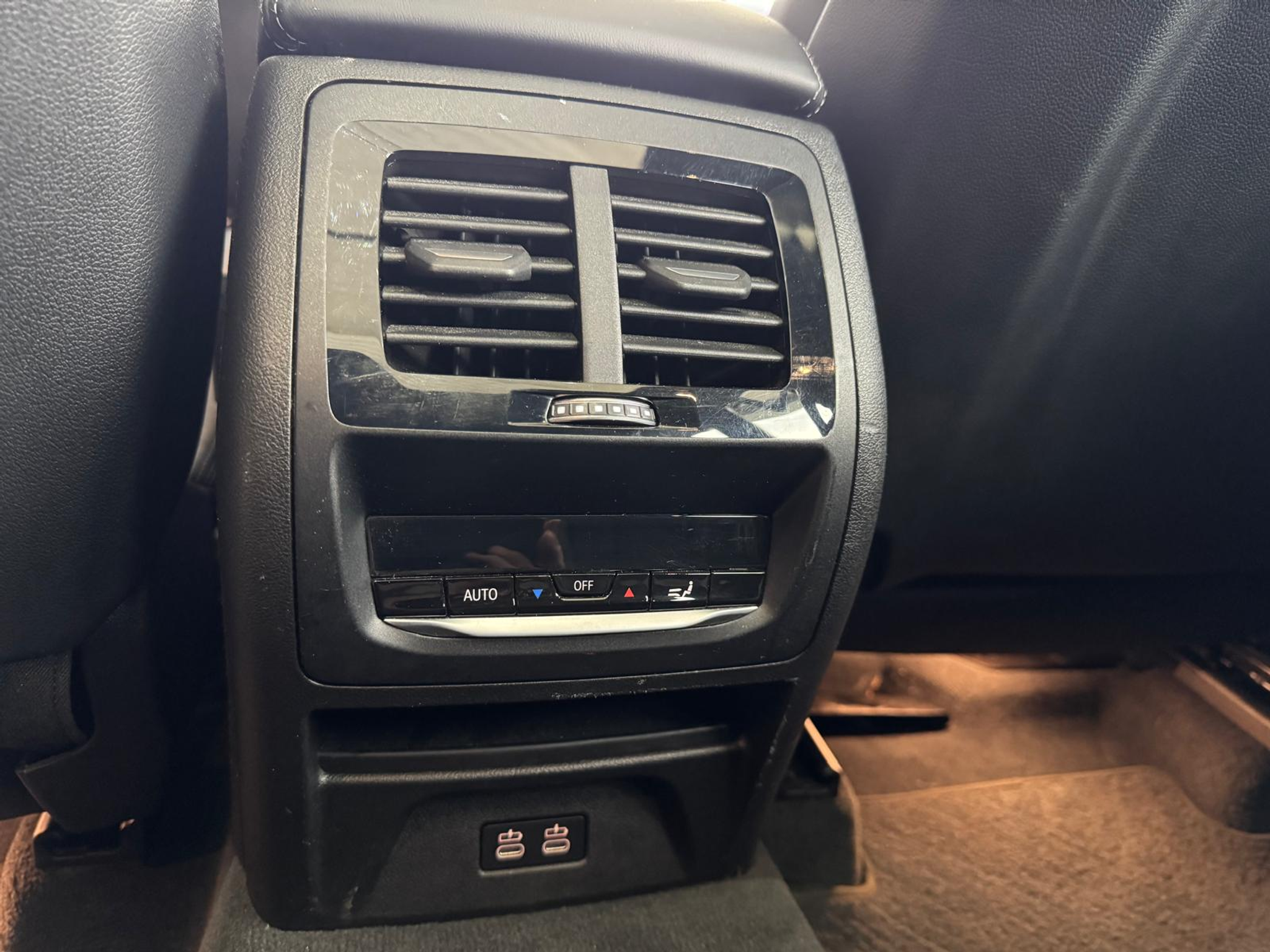 listing desktop thumbnail image 9