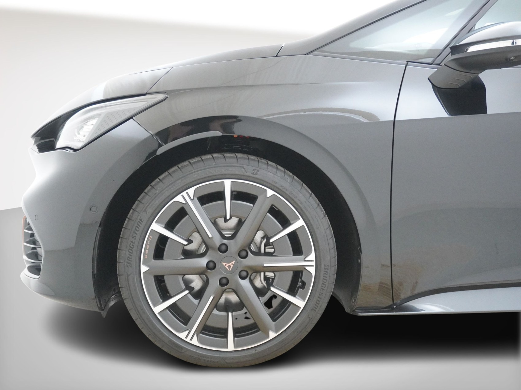 listing desktop thumbnail image 9