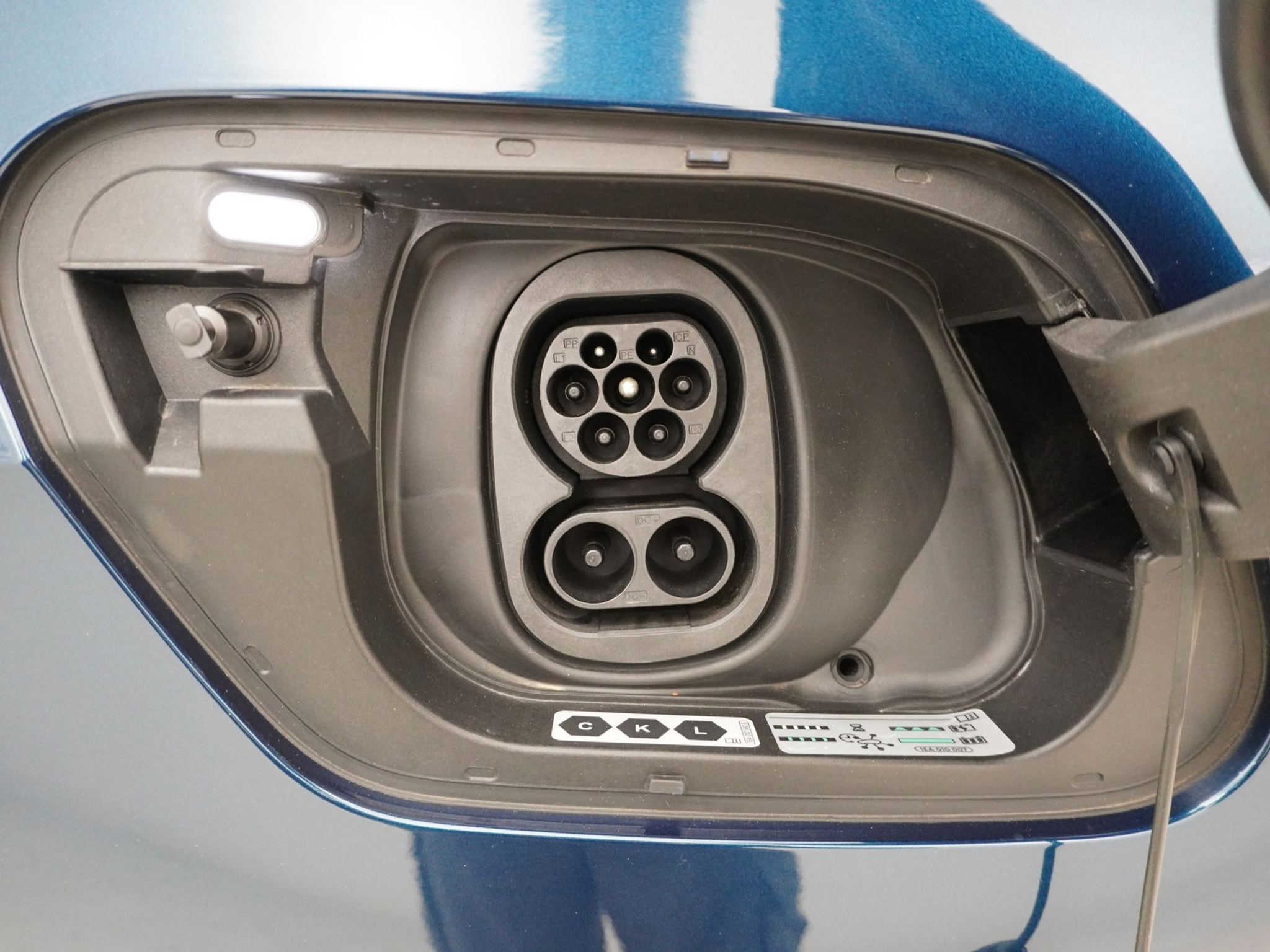 listing desktop thumbnail image 28