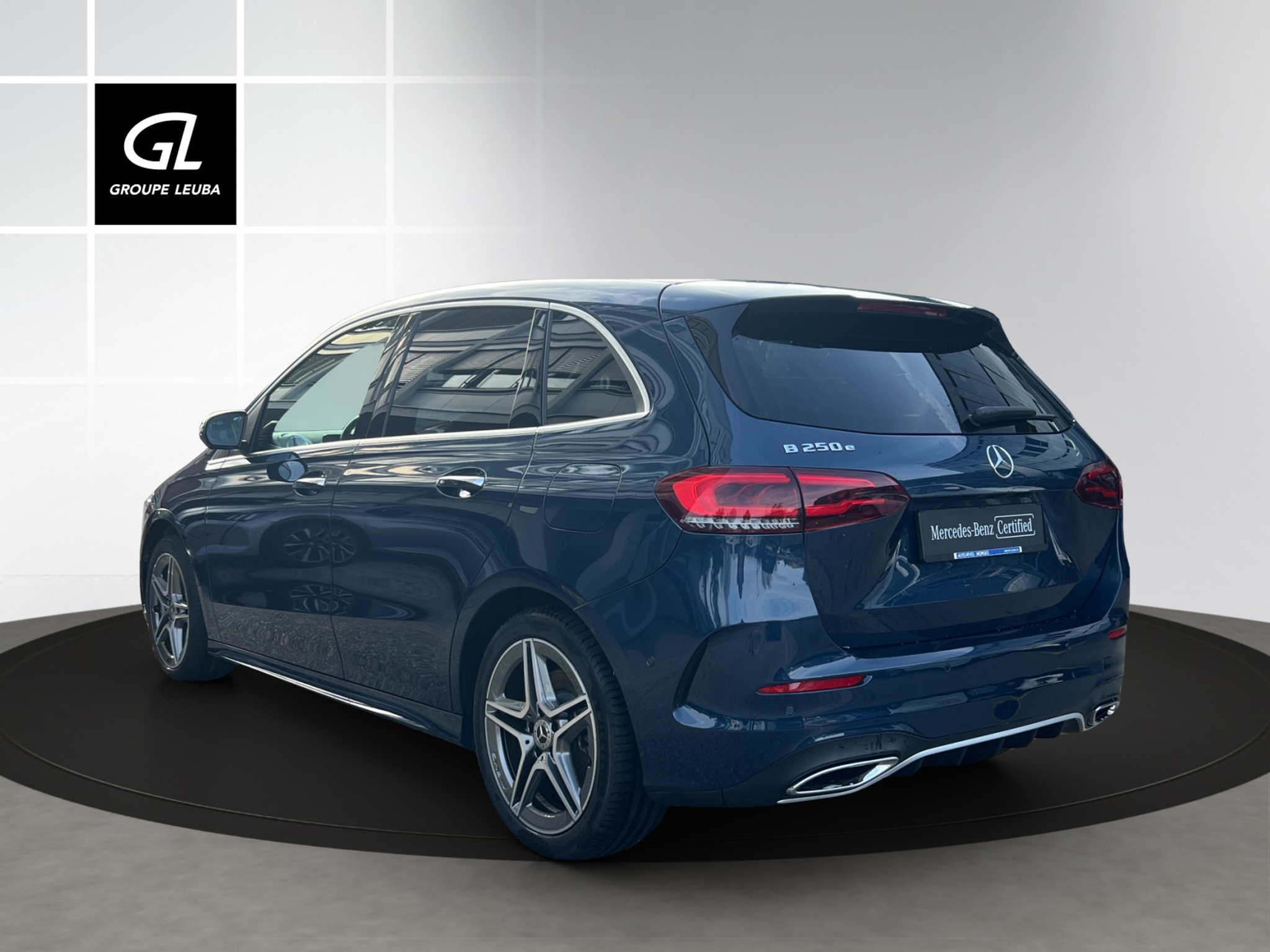 listing desktop thumbnail image 3