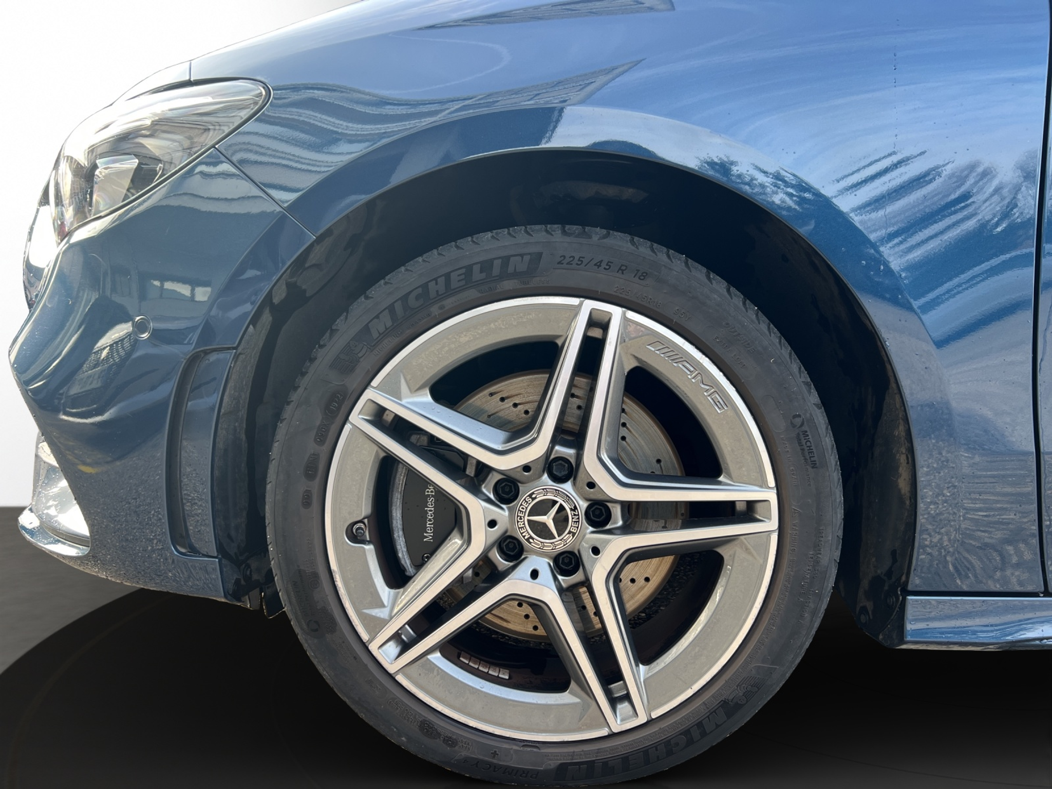 listing desktop thumbnail image 6