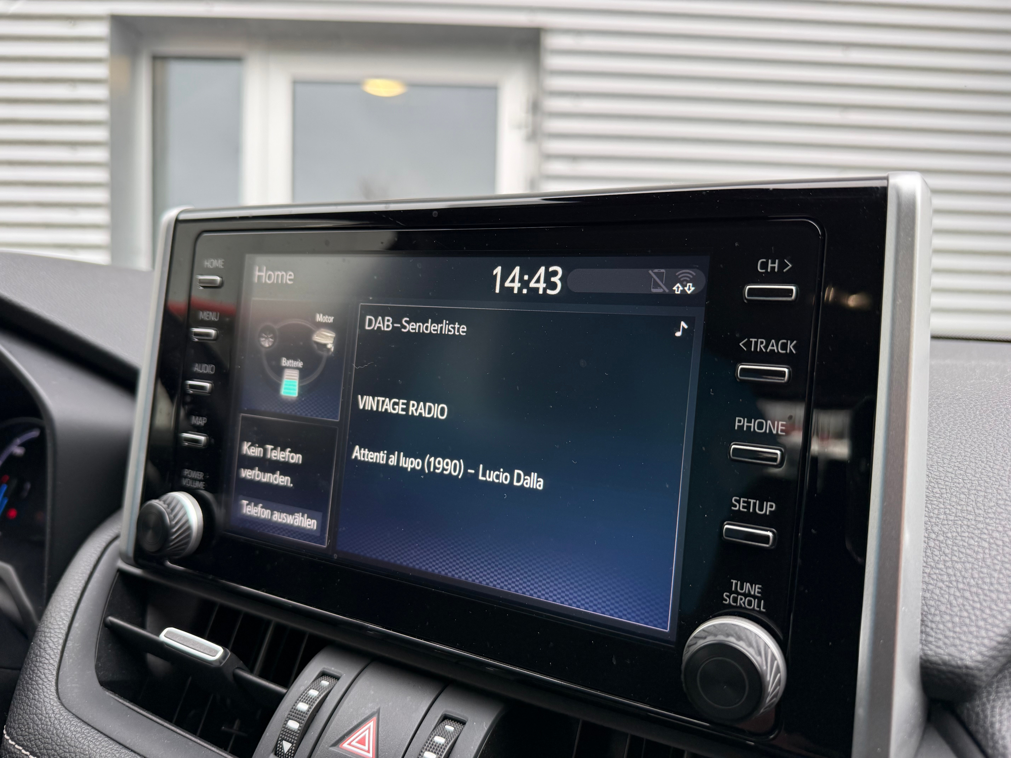 listing desktop thumbnail image 5