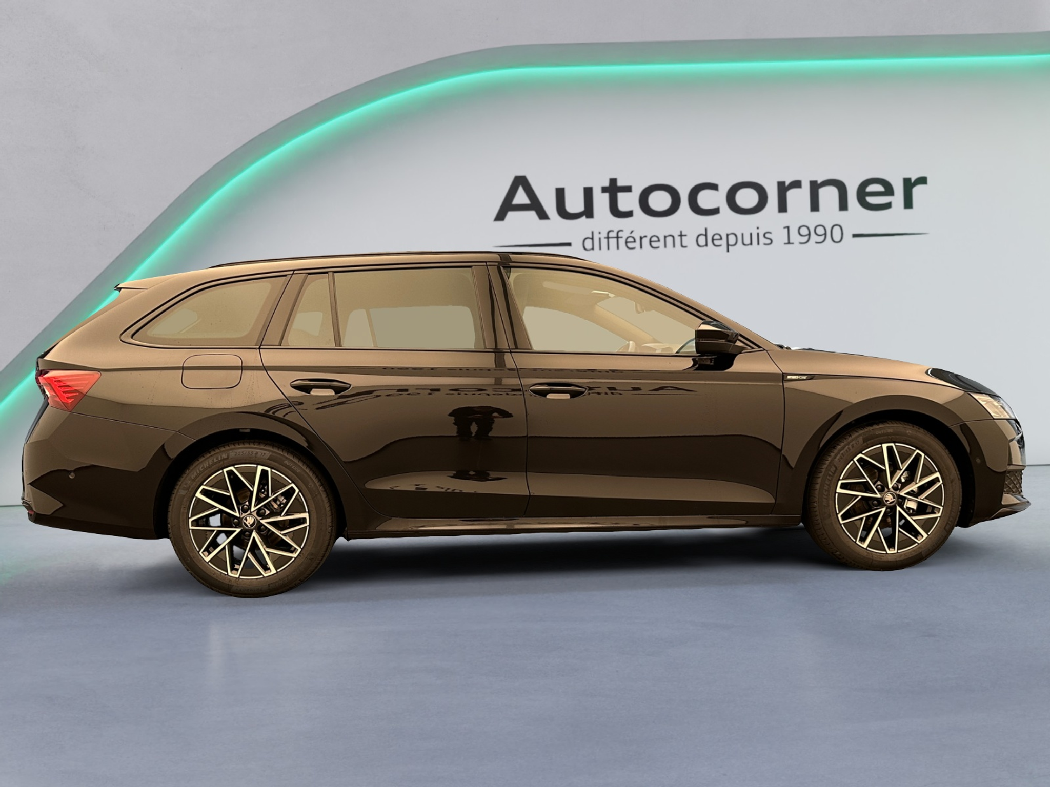 listing desktop thumbnail image 5