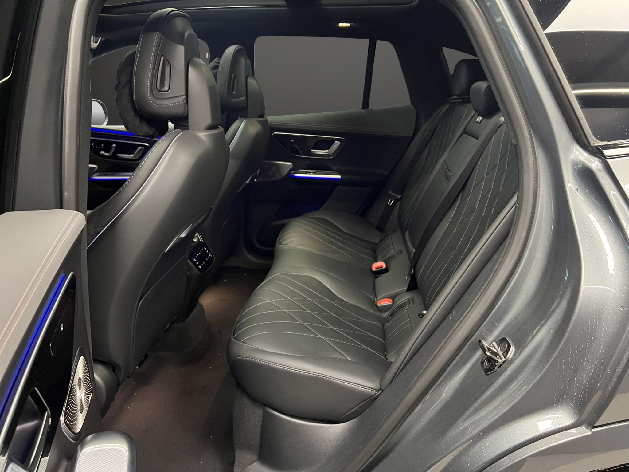 listing desktop thumbnail image 11