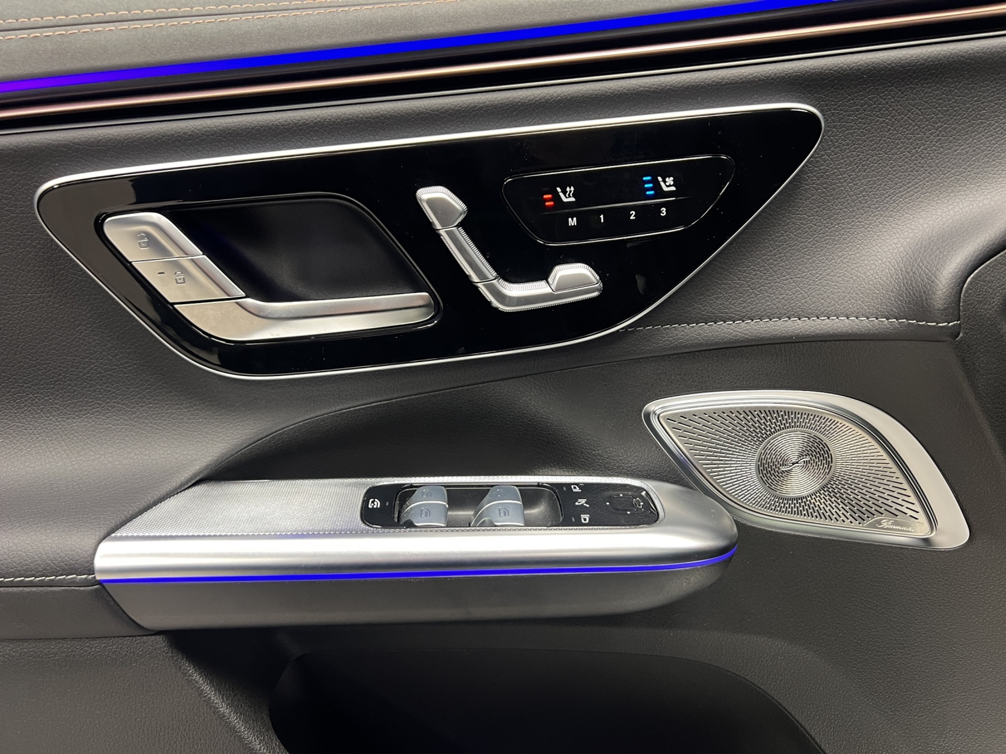 listing desktop thumbnail image 12