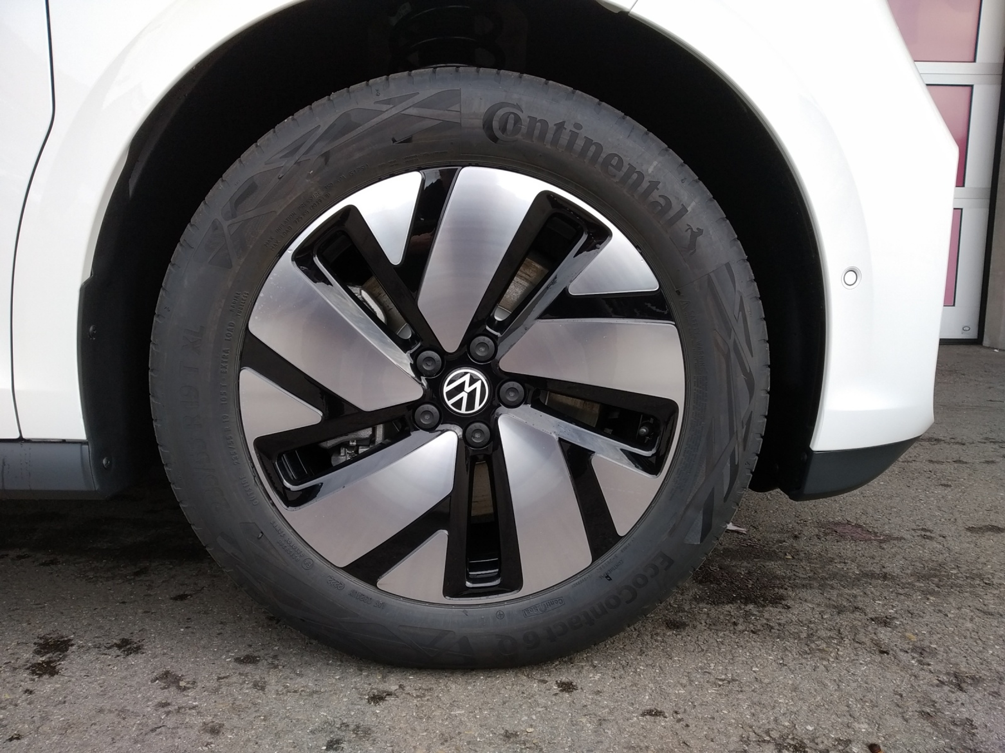 listing desktop thumbnail image 11