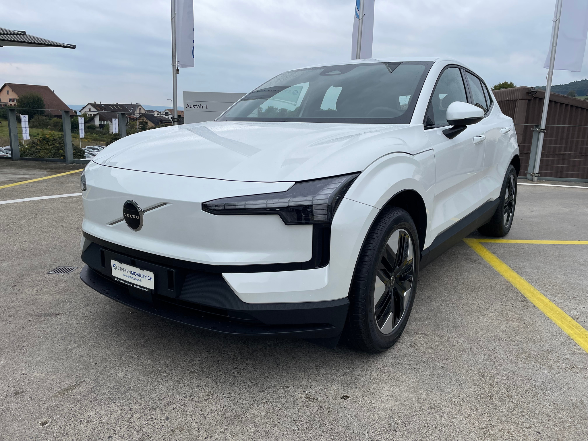 car-image-0