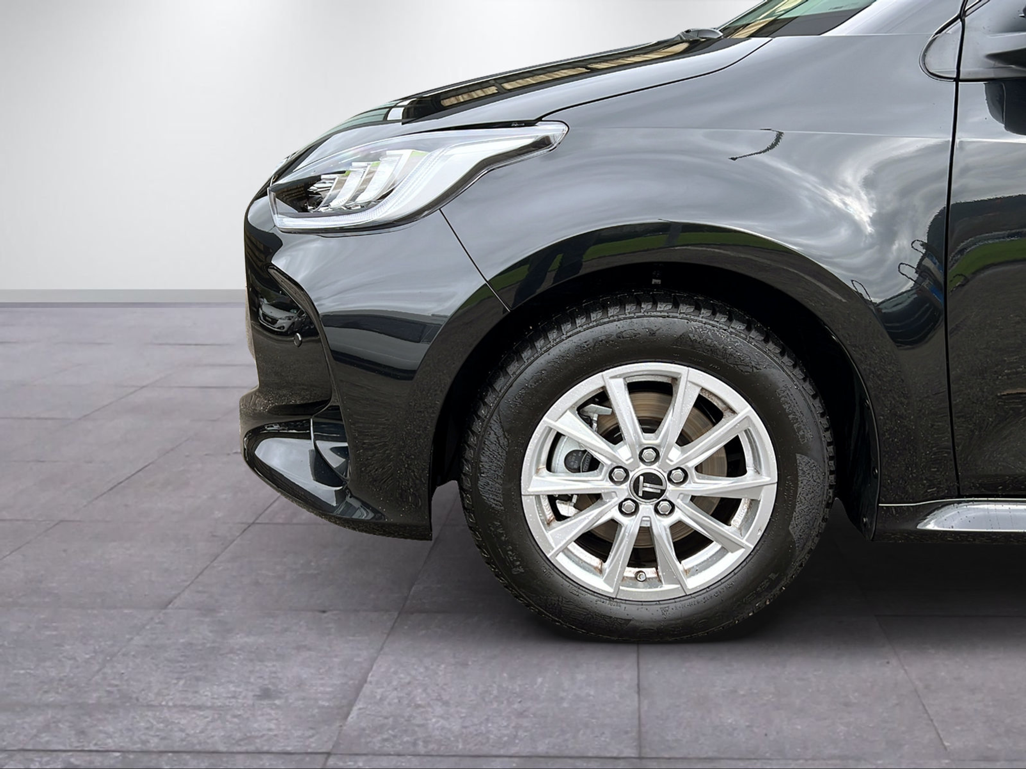 listing desktop thumbnail image 2