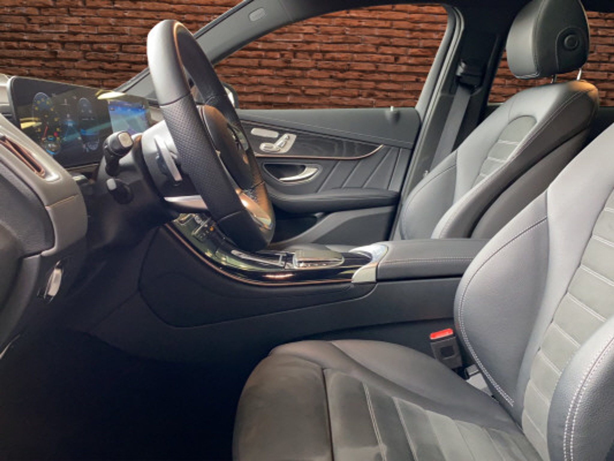 listing desktop thumbnail image 11