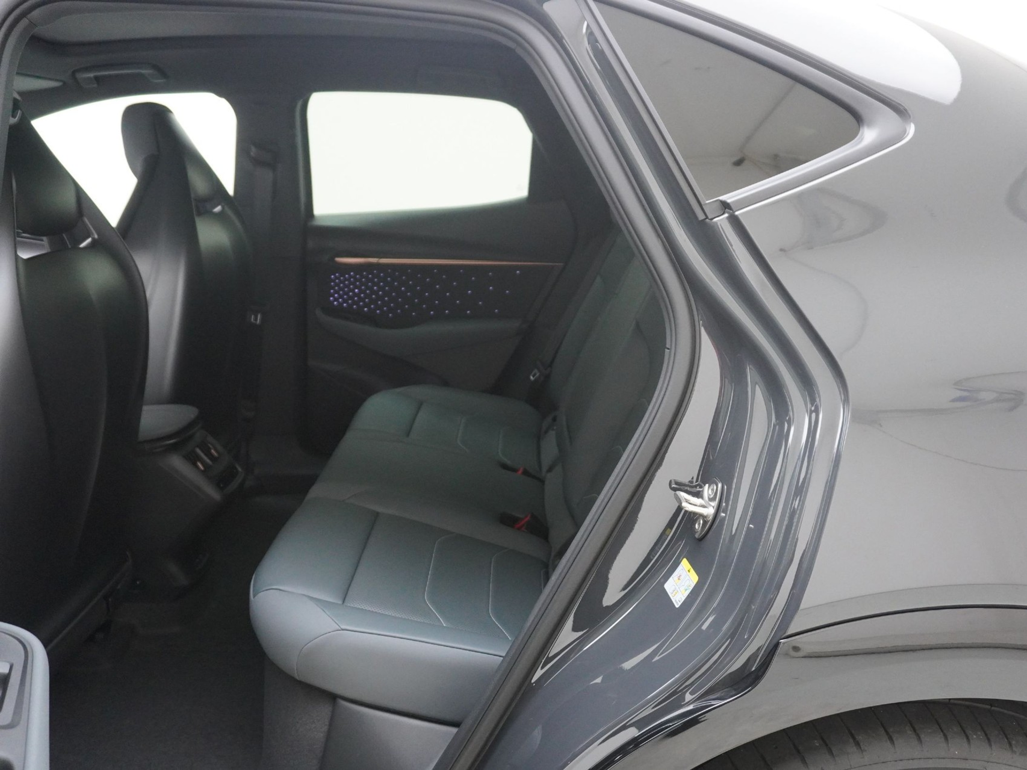 listing desktop thumbnail image 15