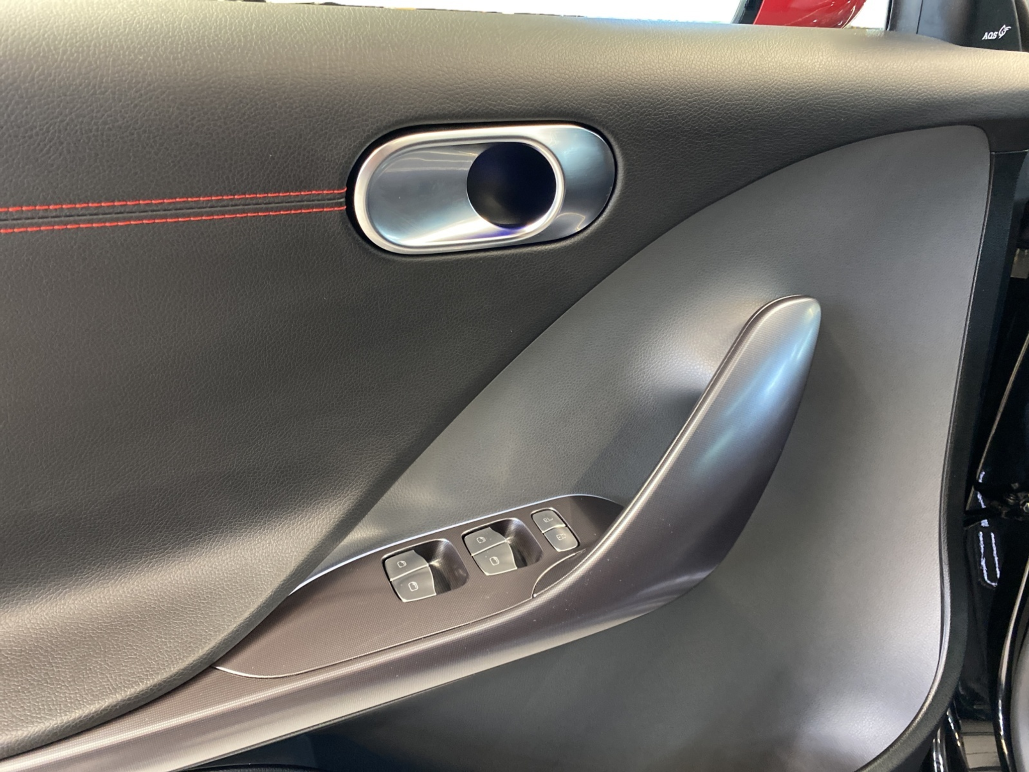 listing desktop thumbnail image 10