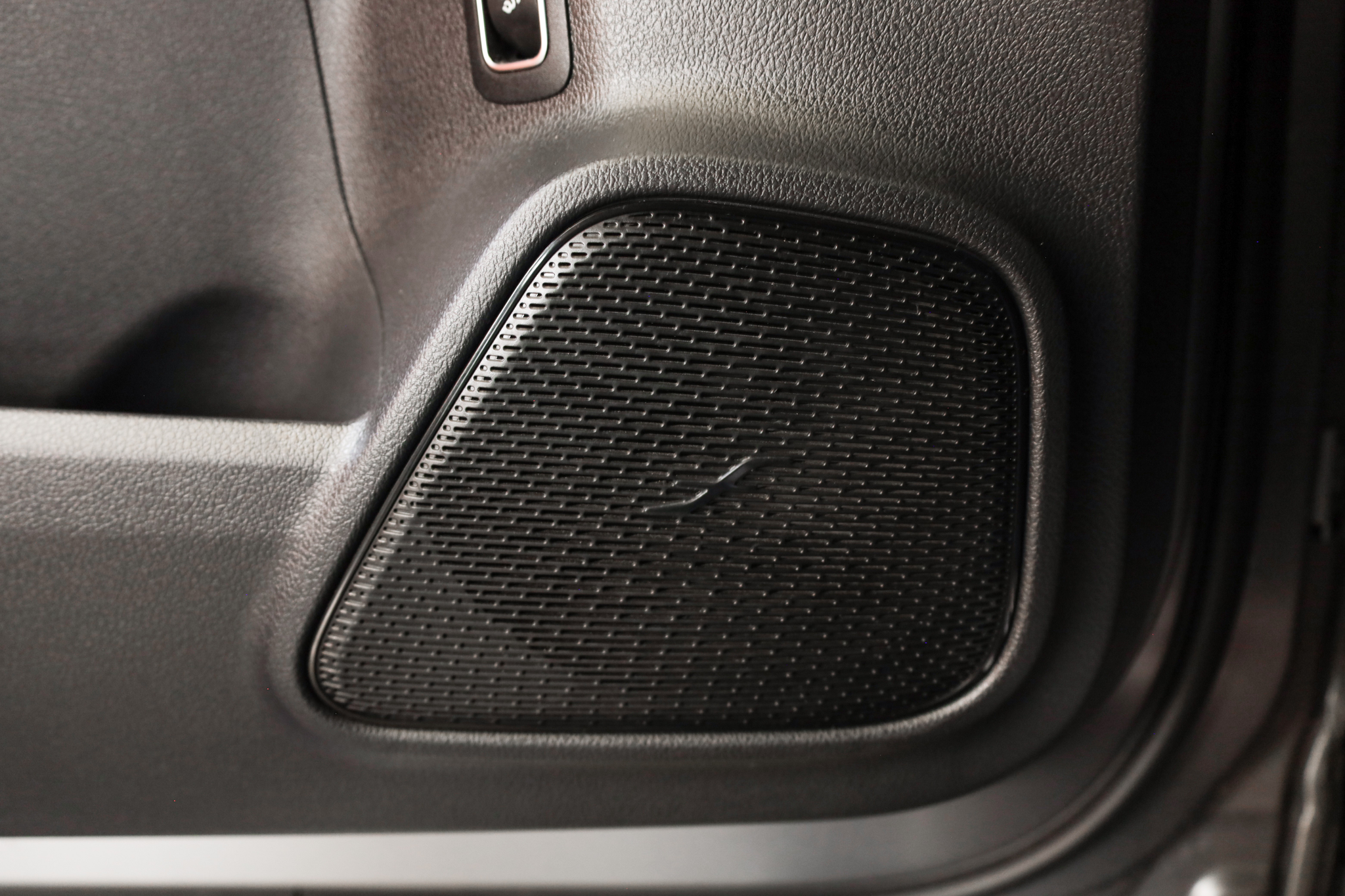 listing desktop thumbnail image 28