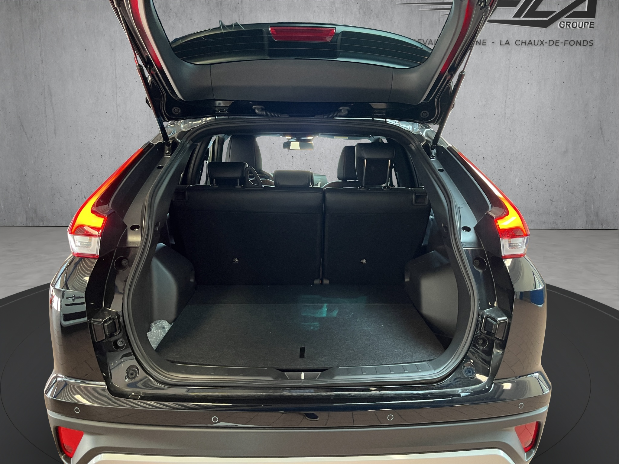 listing desktop thumbnail image 12