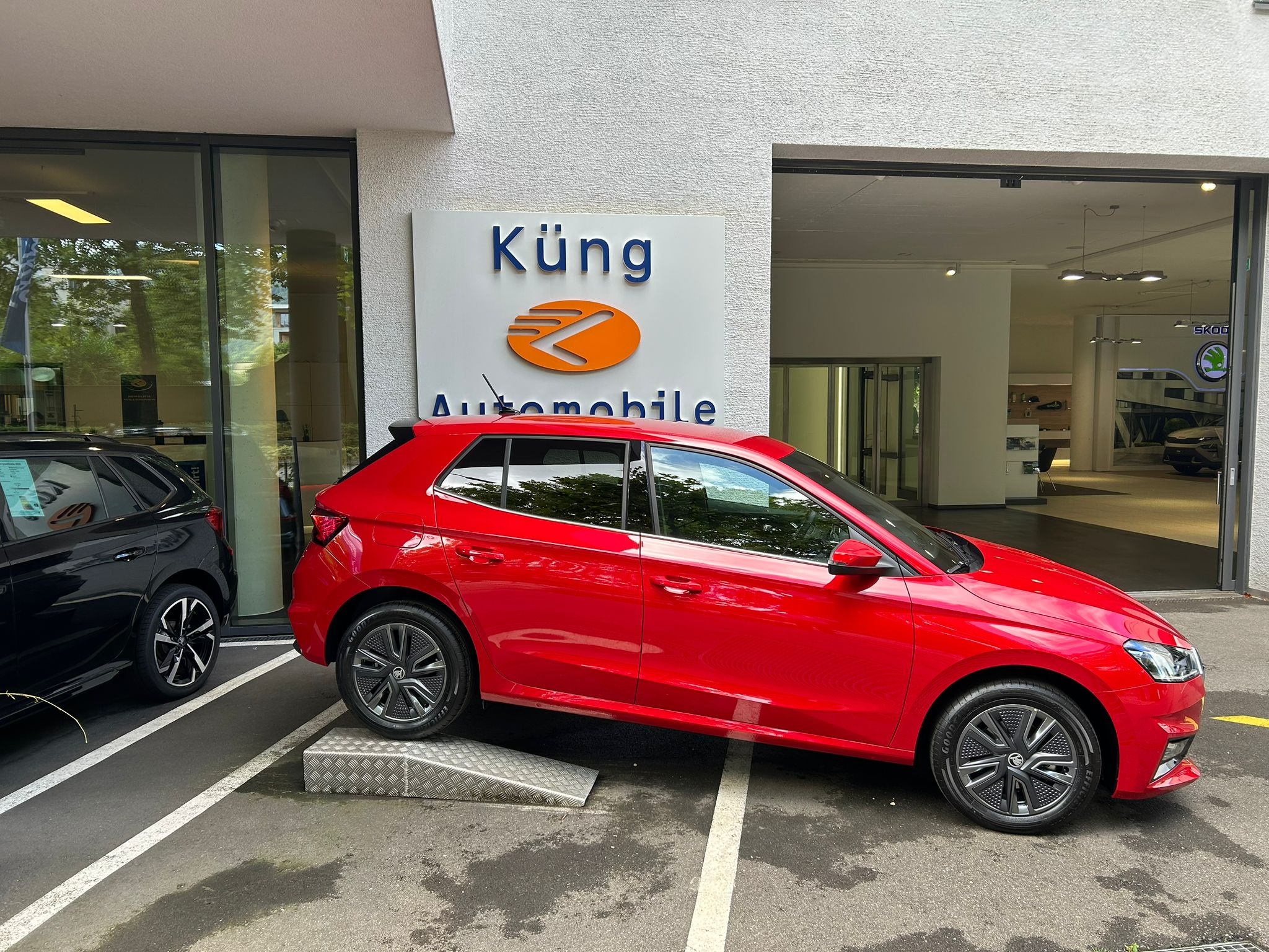 car-image-1