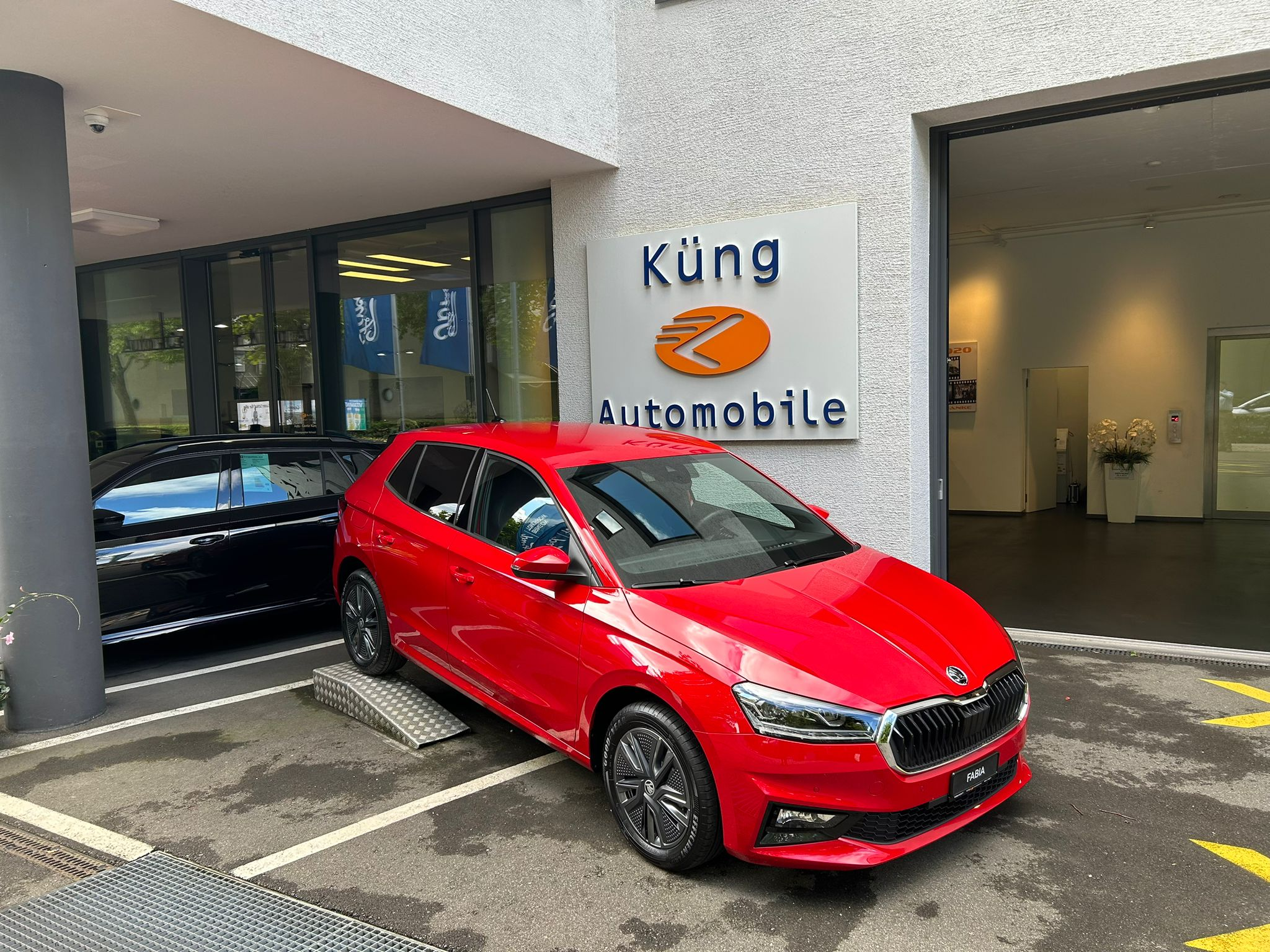 car-image-0