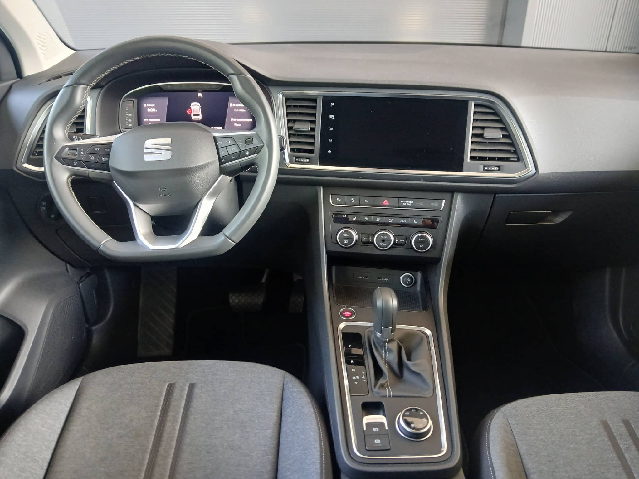 listing desktop thumbnail image 6