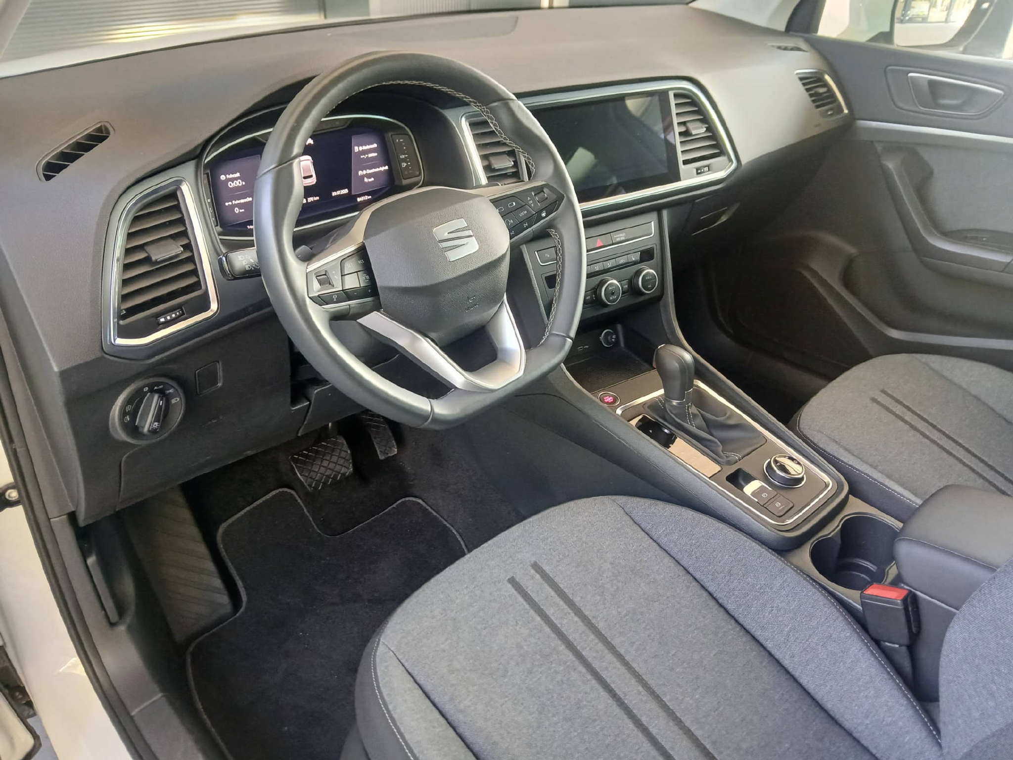 listing desktop thumbnail image 5