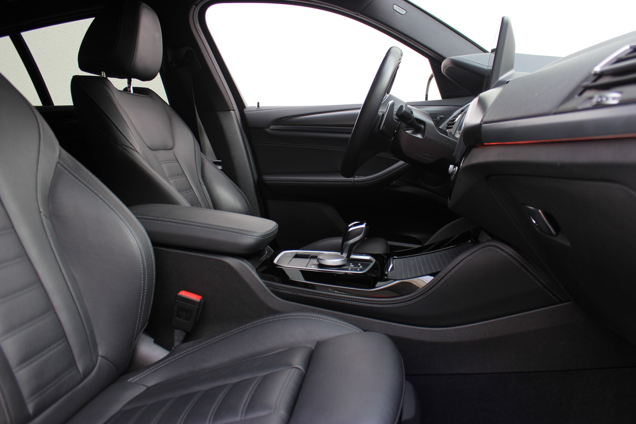 listing desktop thumbnail image 3