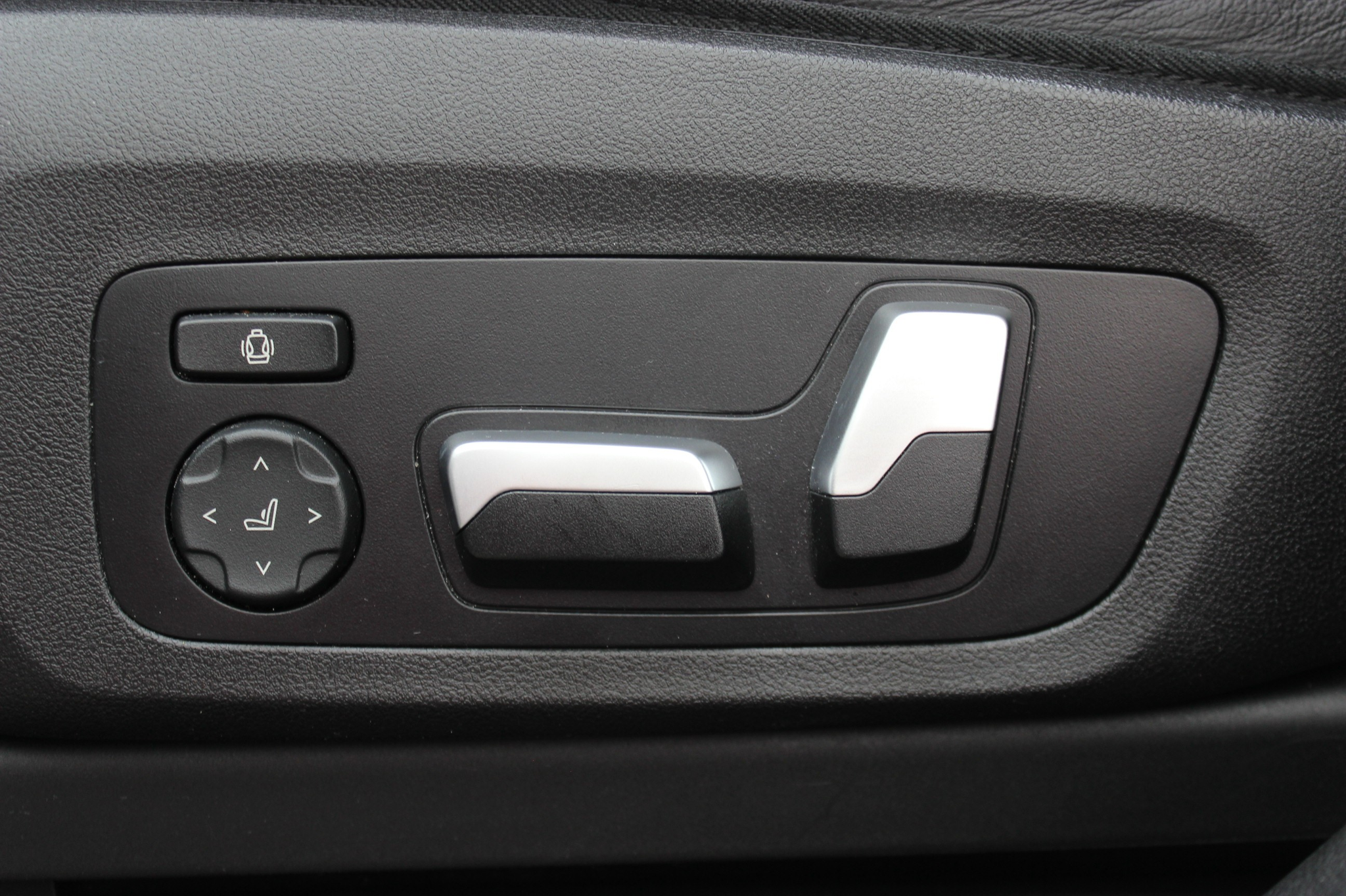 listing desktop thumbnail image 8