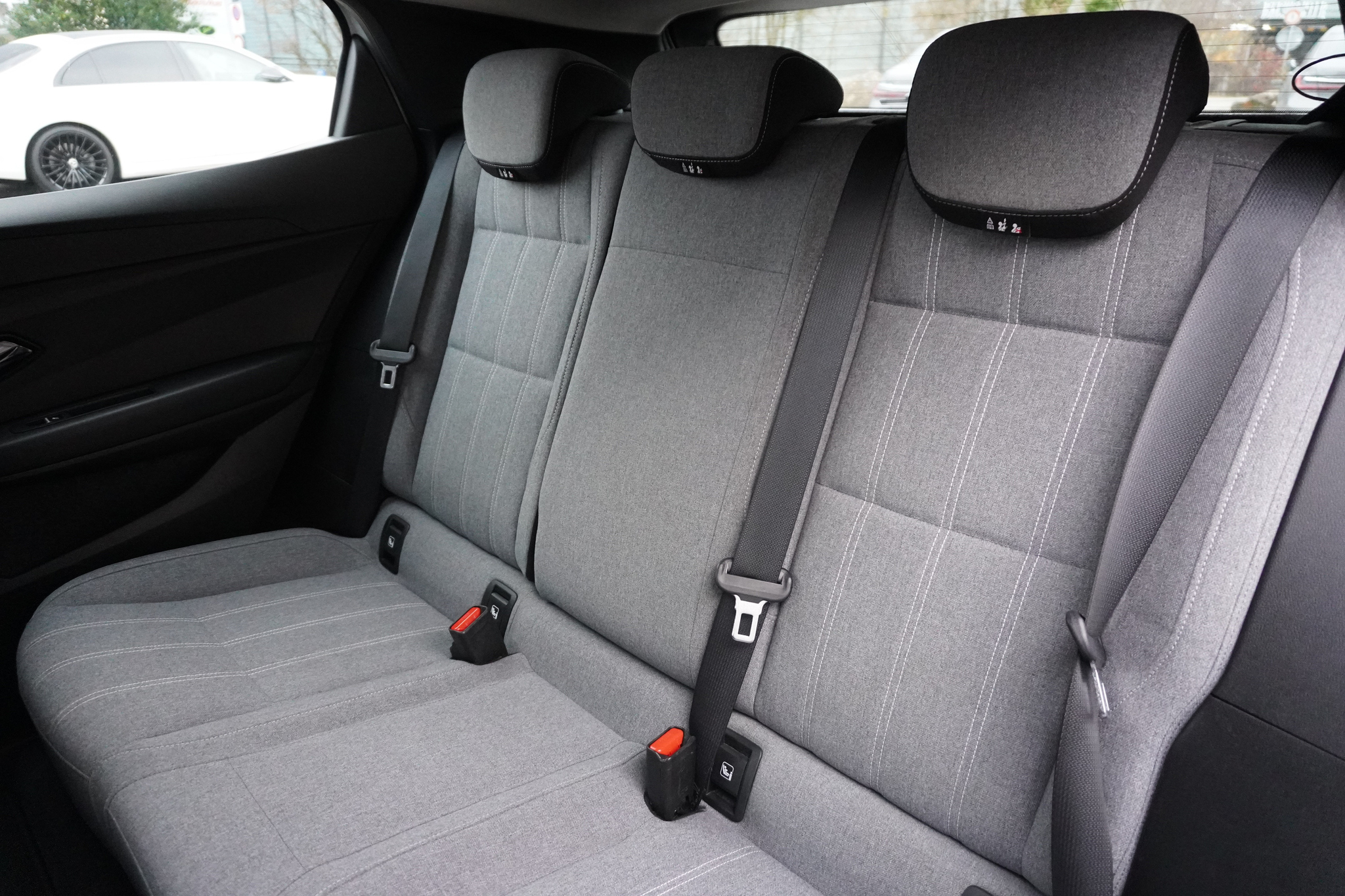 listing desktop thumbnail image 11