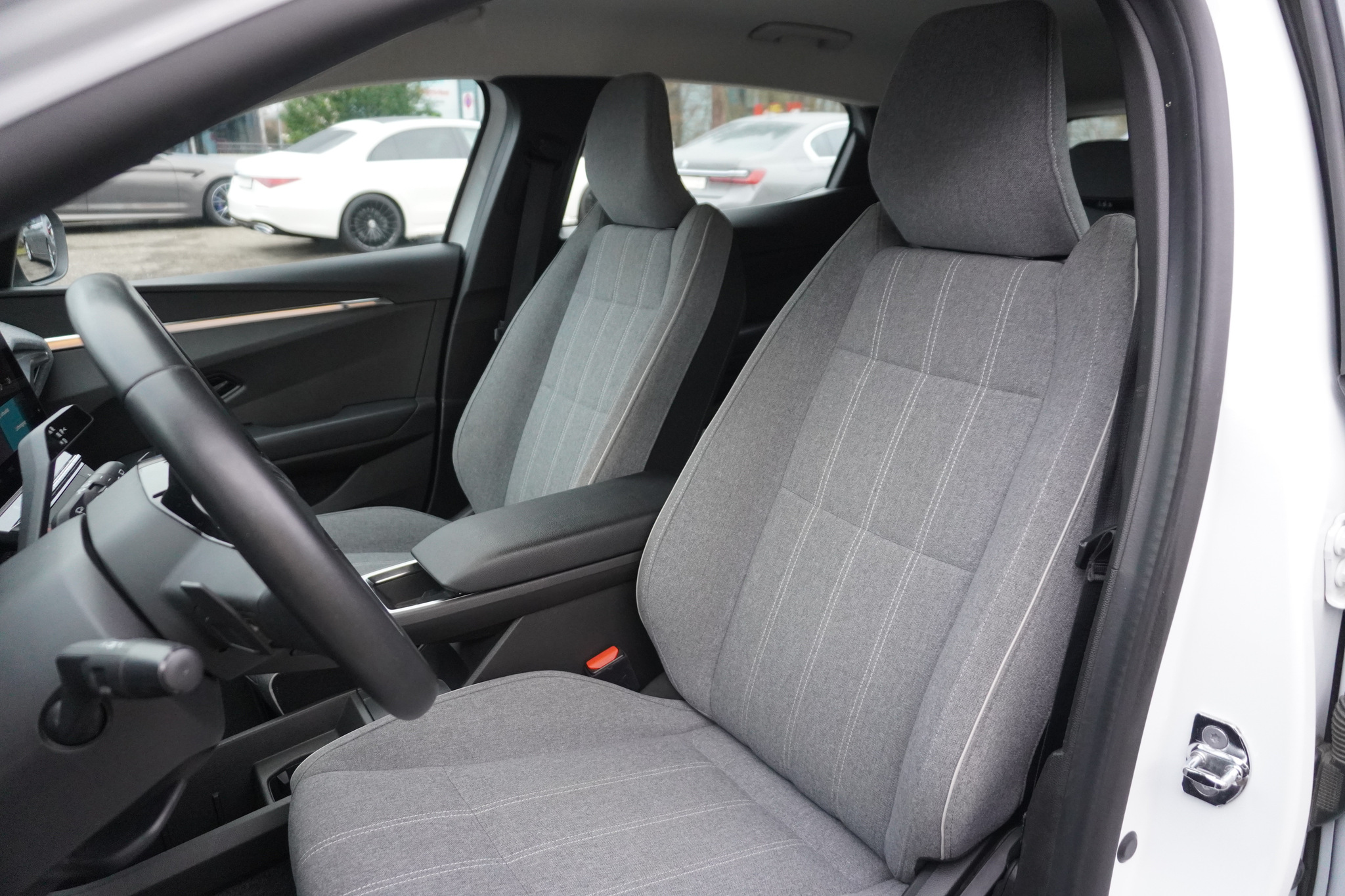 listing desktop thumbnail image 10