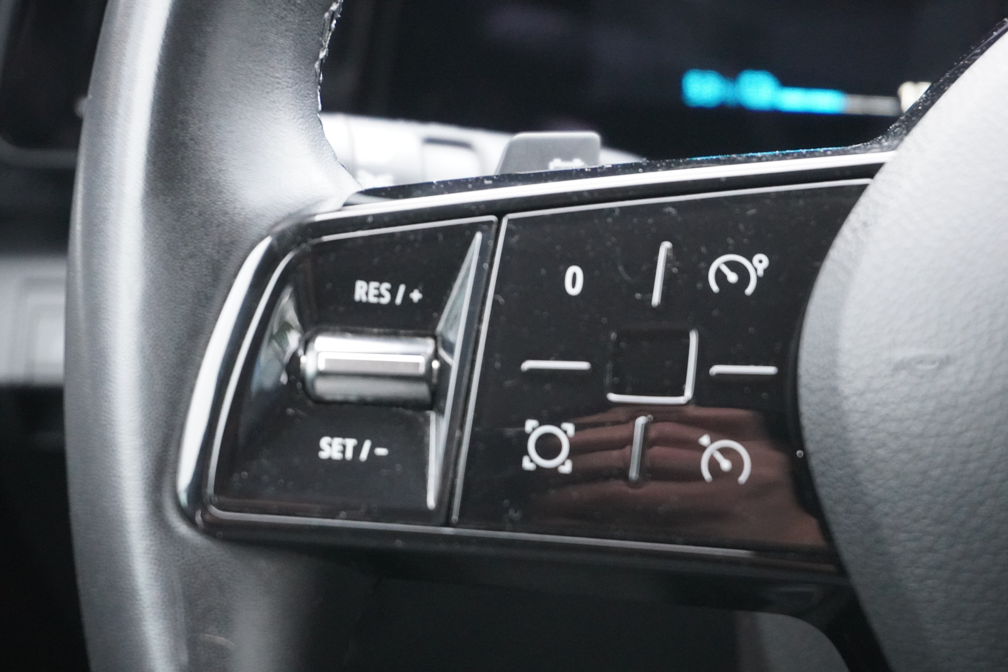 listing desktop thumbnail image 15