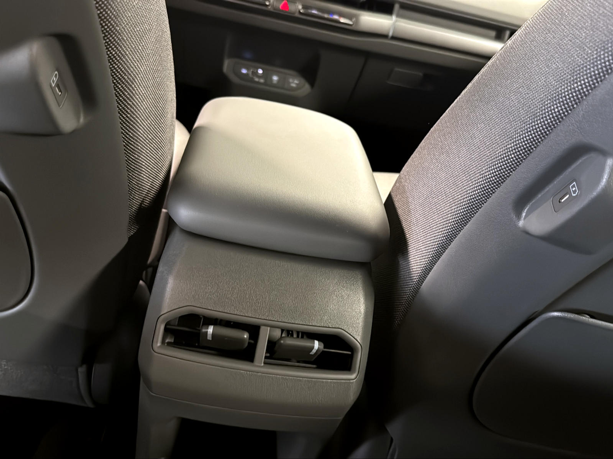 listing desktop thumbnail image 21