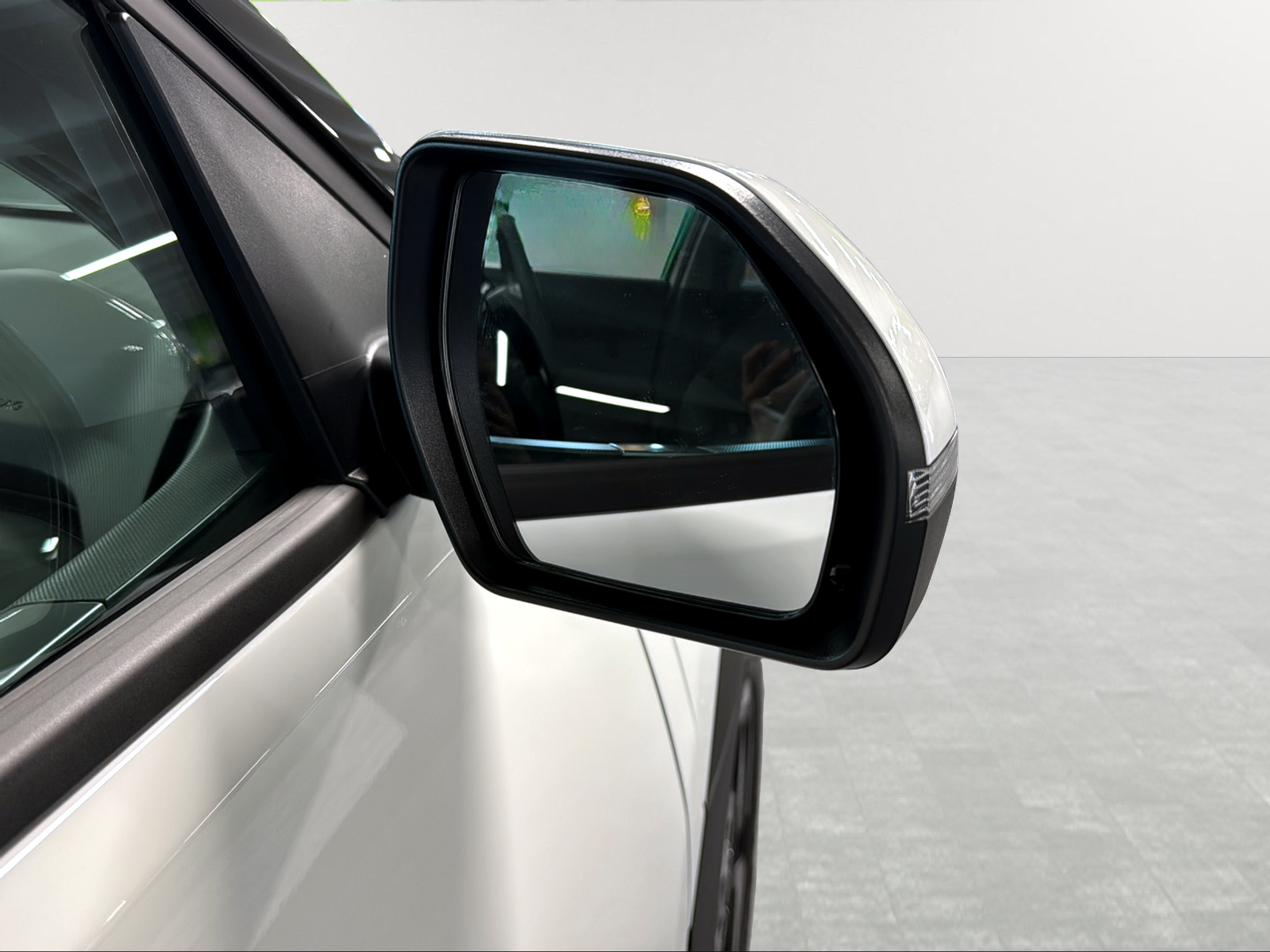 listing desktop thumbnail image 25