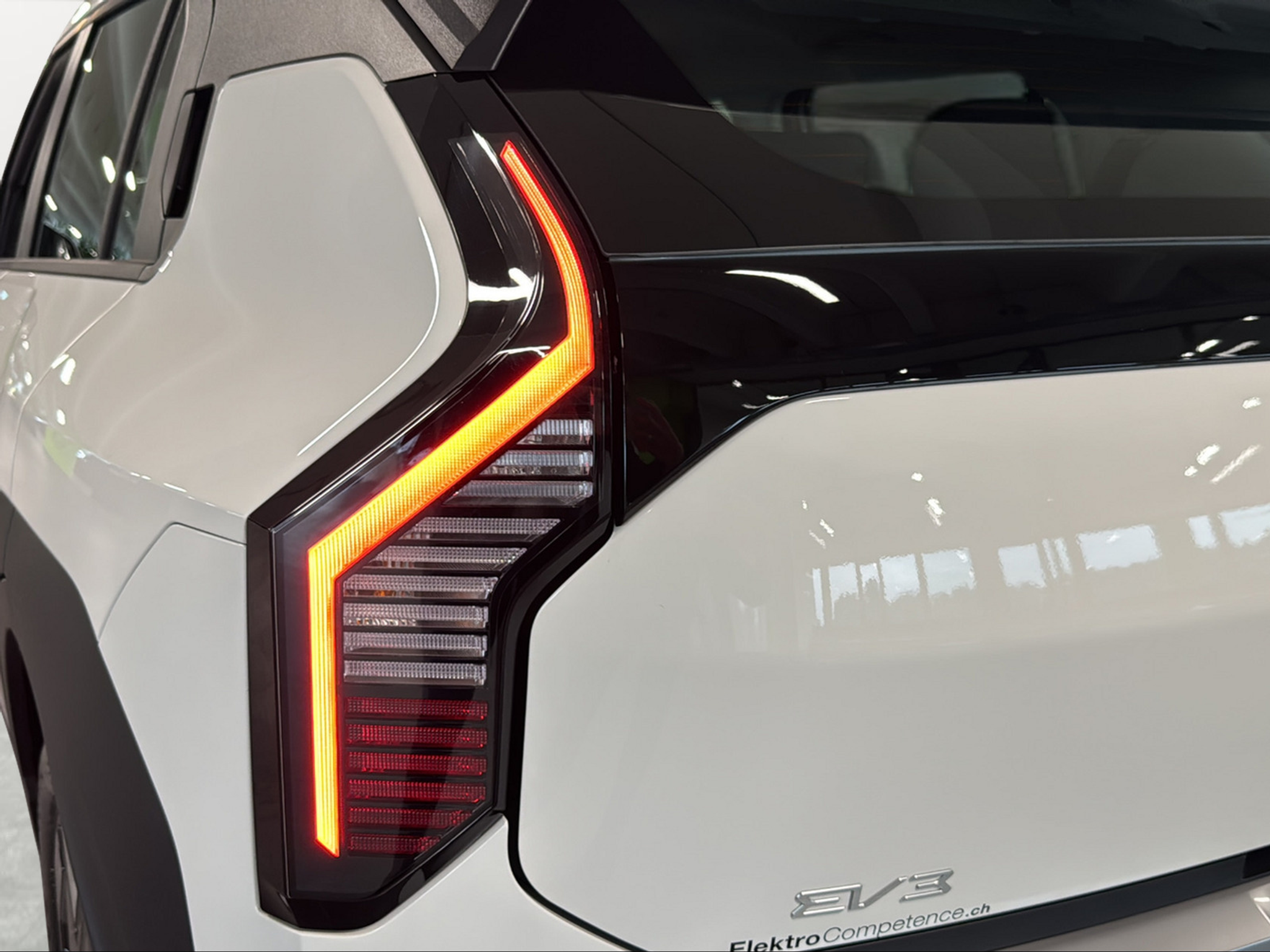 listing desktop thumbnail image 17