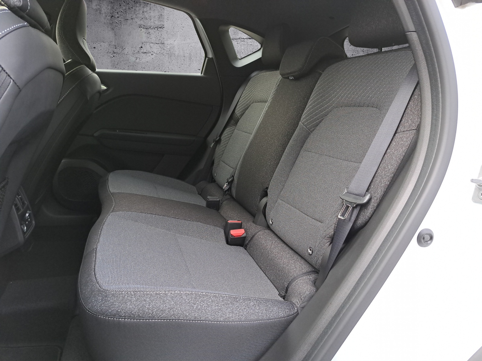 listing desktop thumbnail image 15