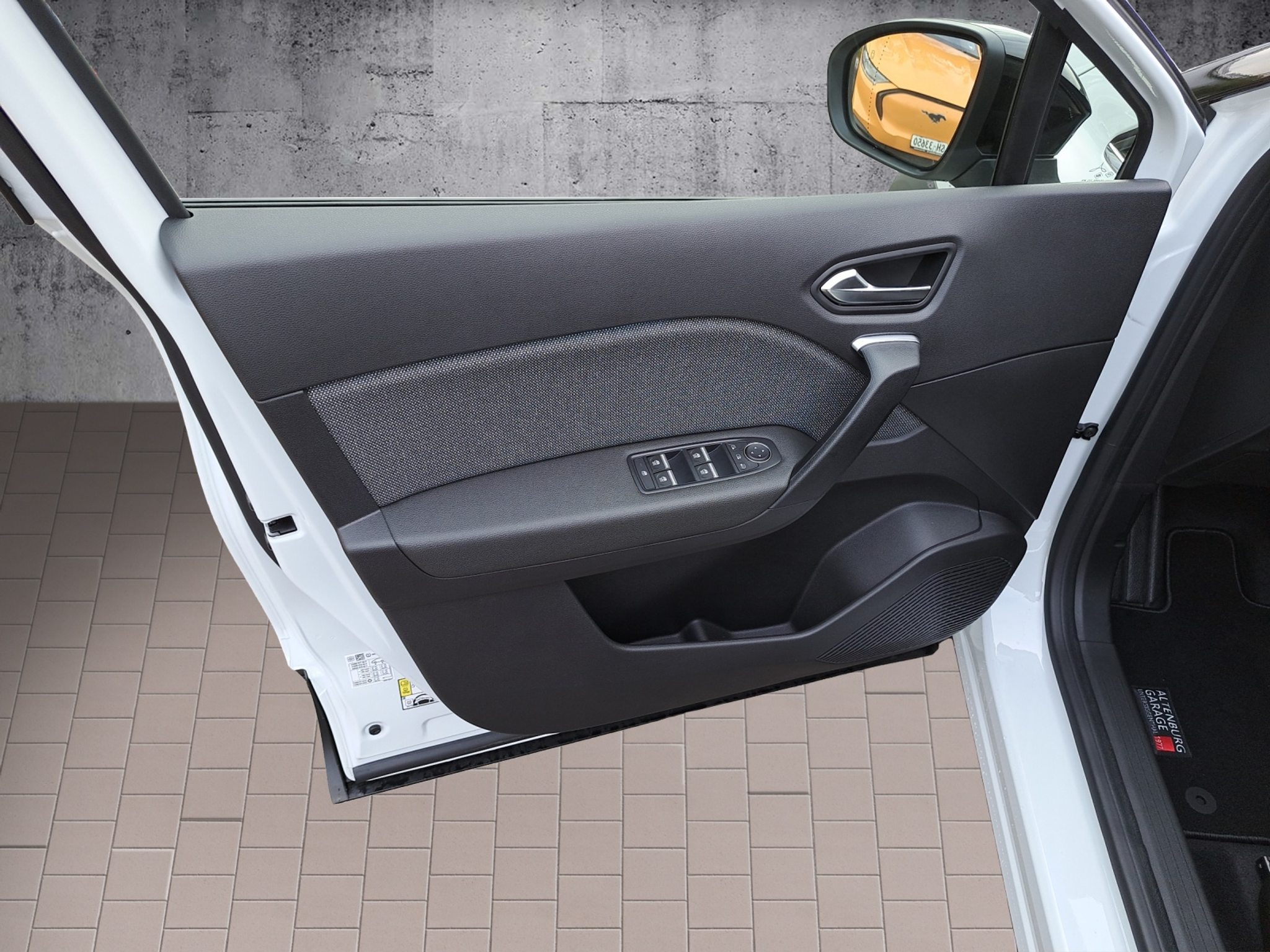 listing desktop thumbnail image 14