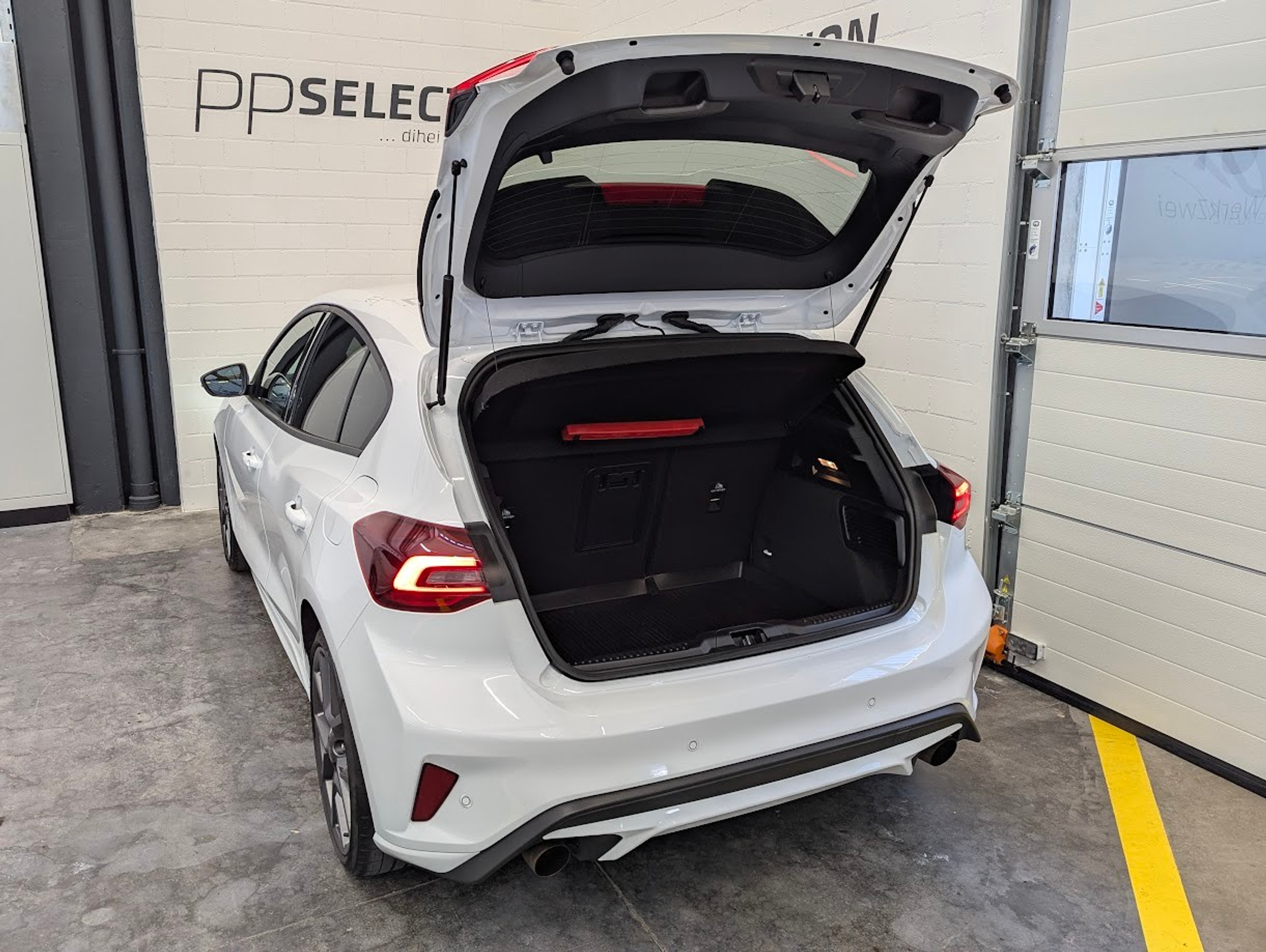 listing desktop thumbnail image 14