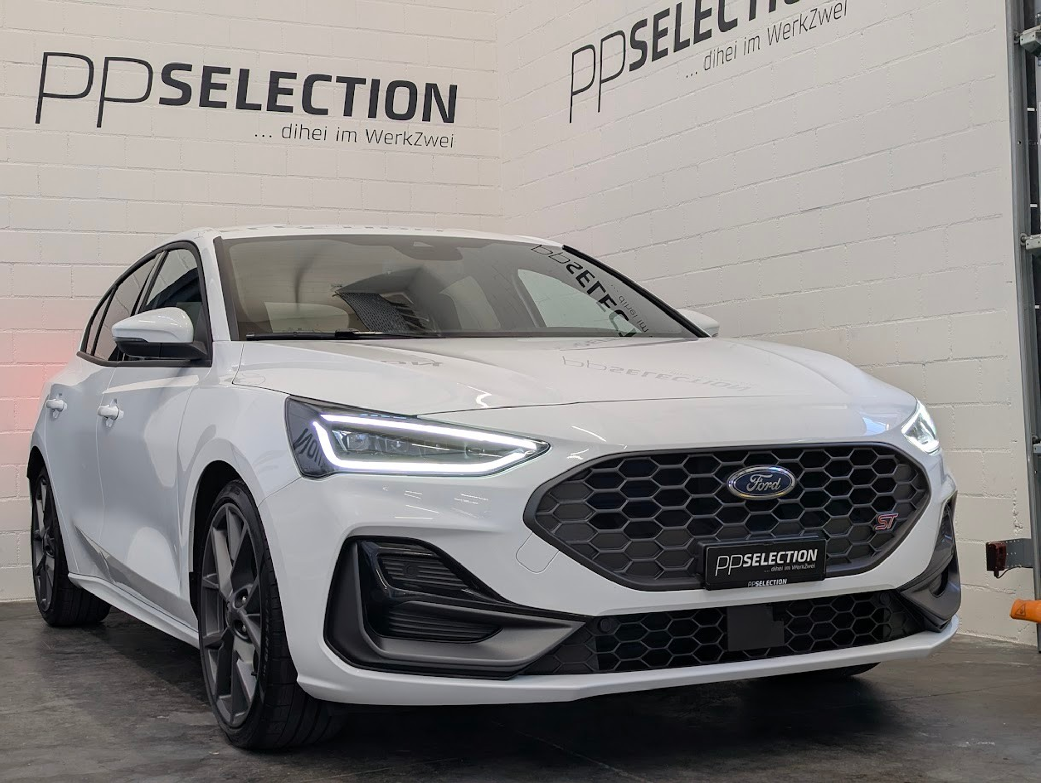 listing desktop thumbnail image 0