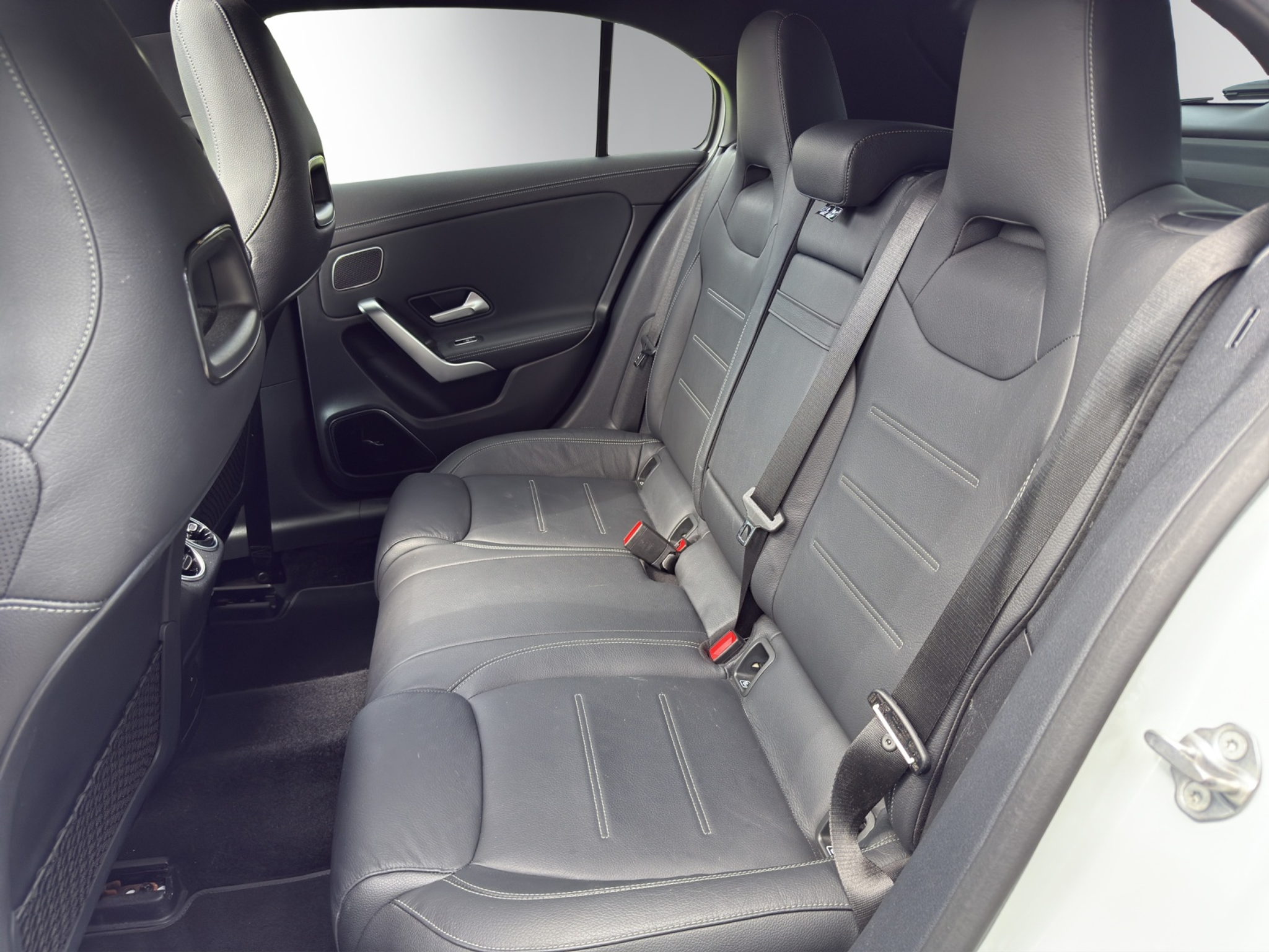 listing desktop thumbnail image 8