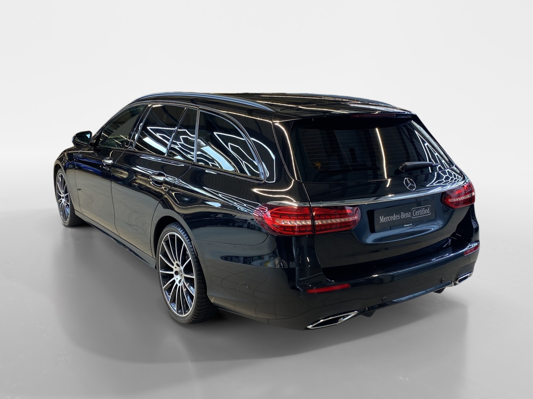 listing desktop thumbnail image 3