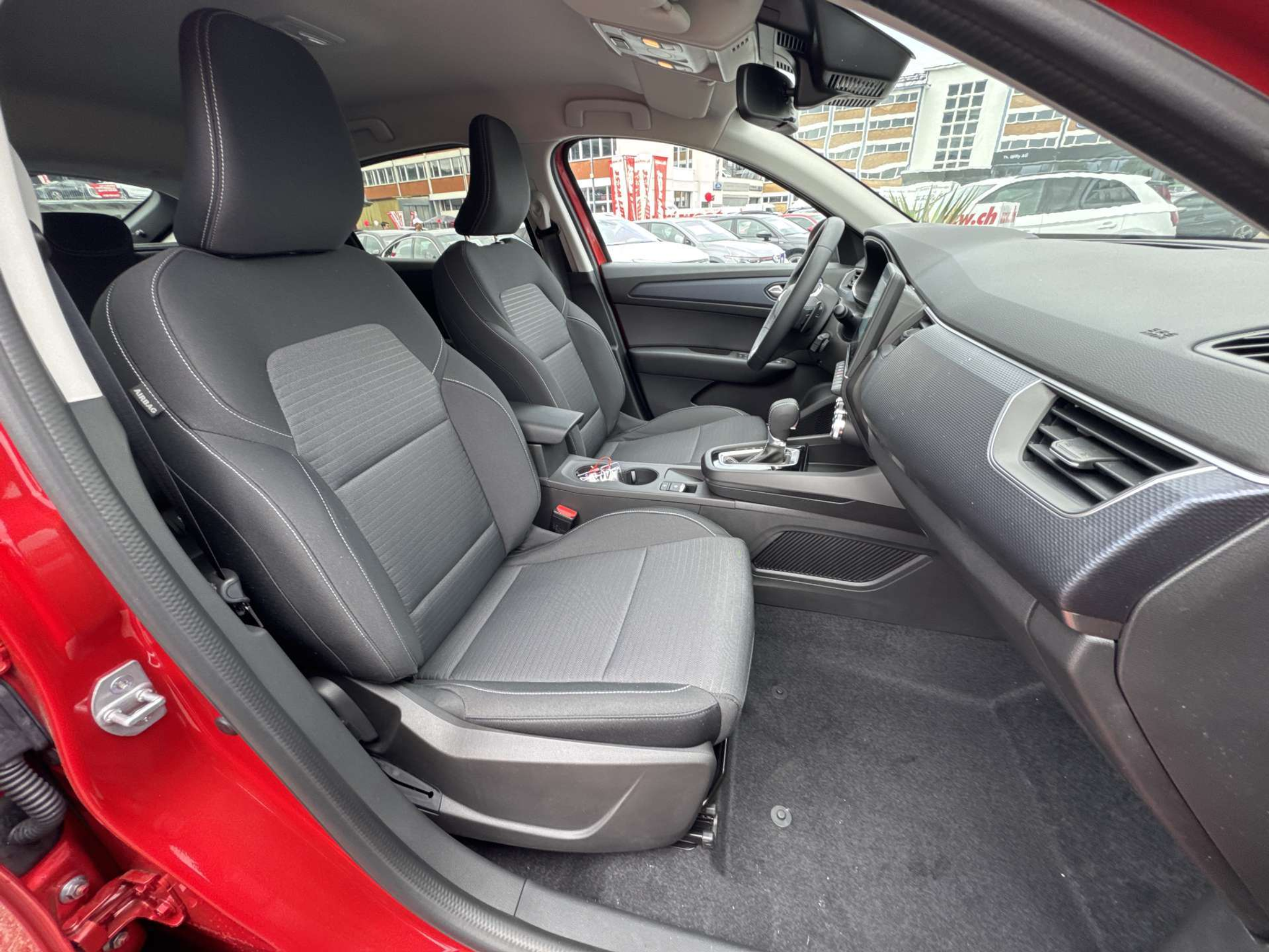 listing desktop thumbnail image 12