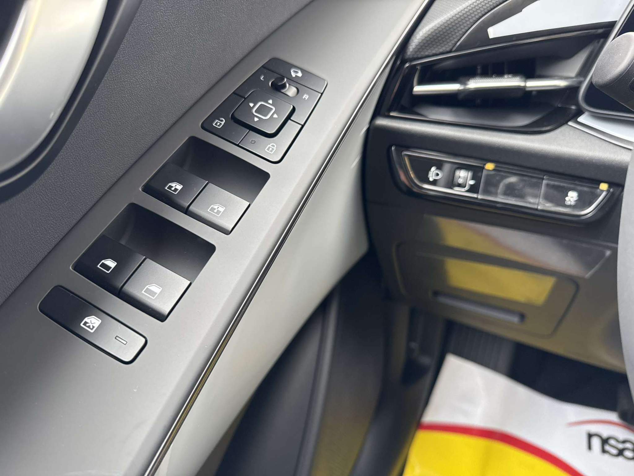 listing desktop thumbnail image 15