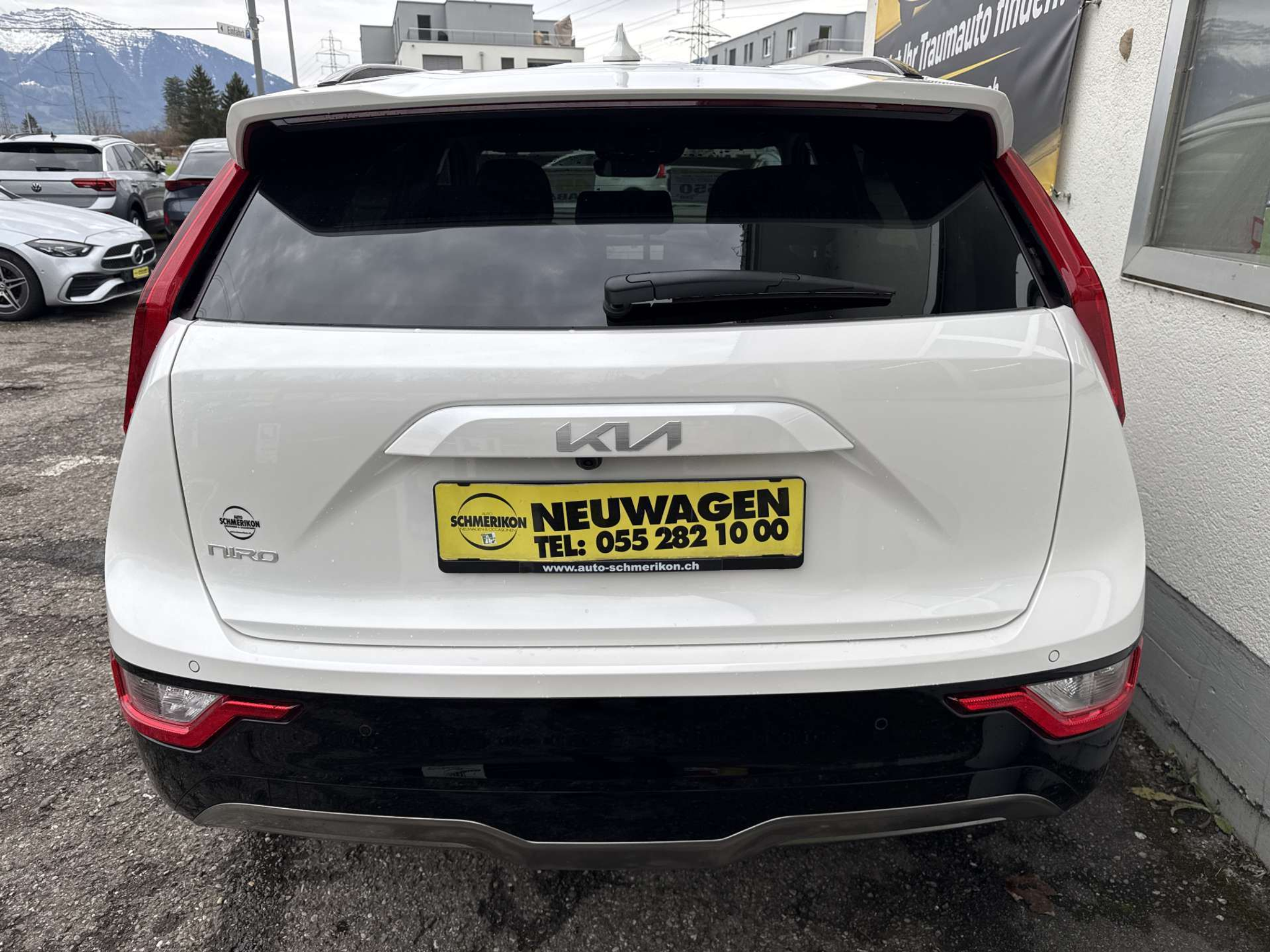 listing desktop thumbnail image 3