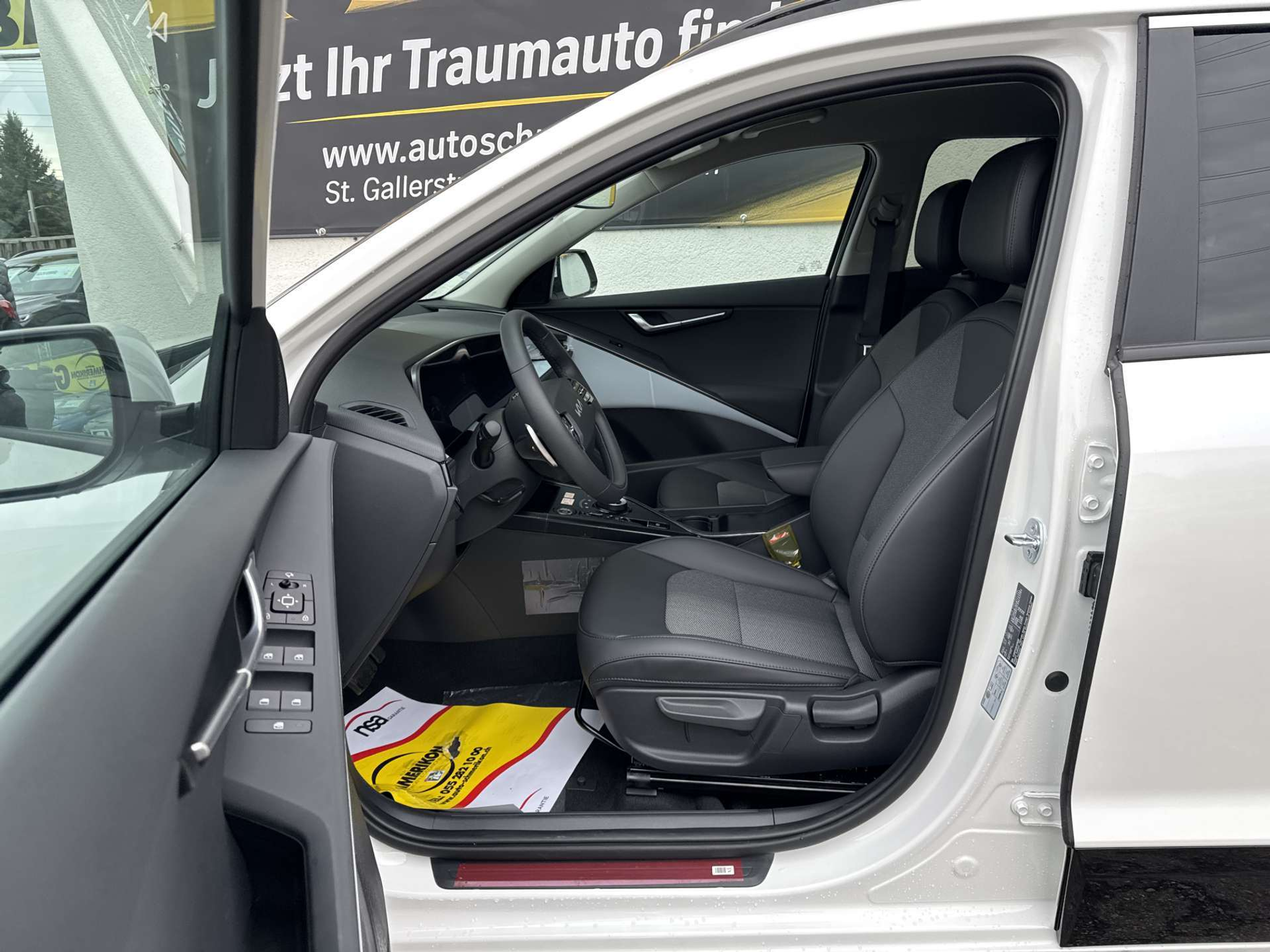 listing desktop thumbnail image 6