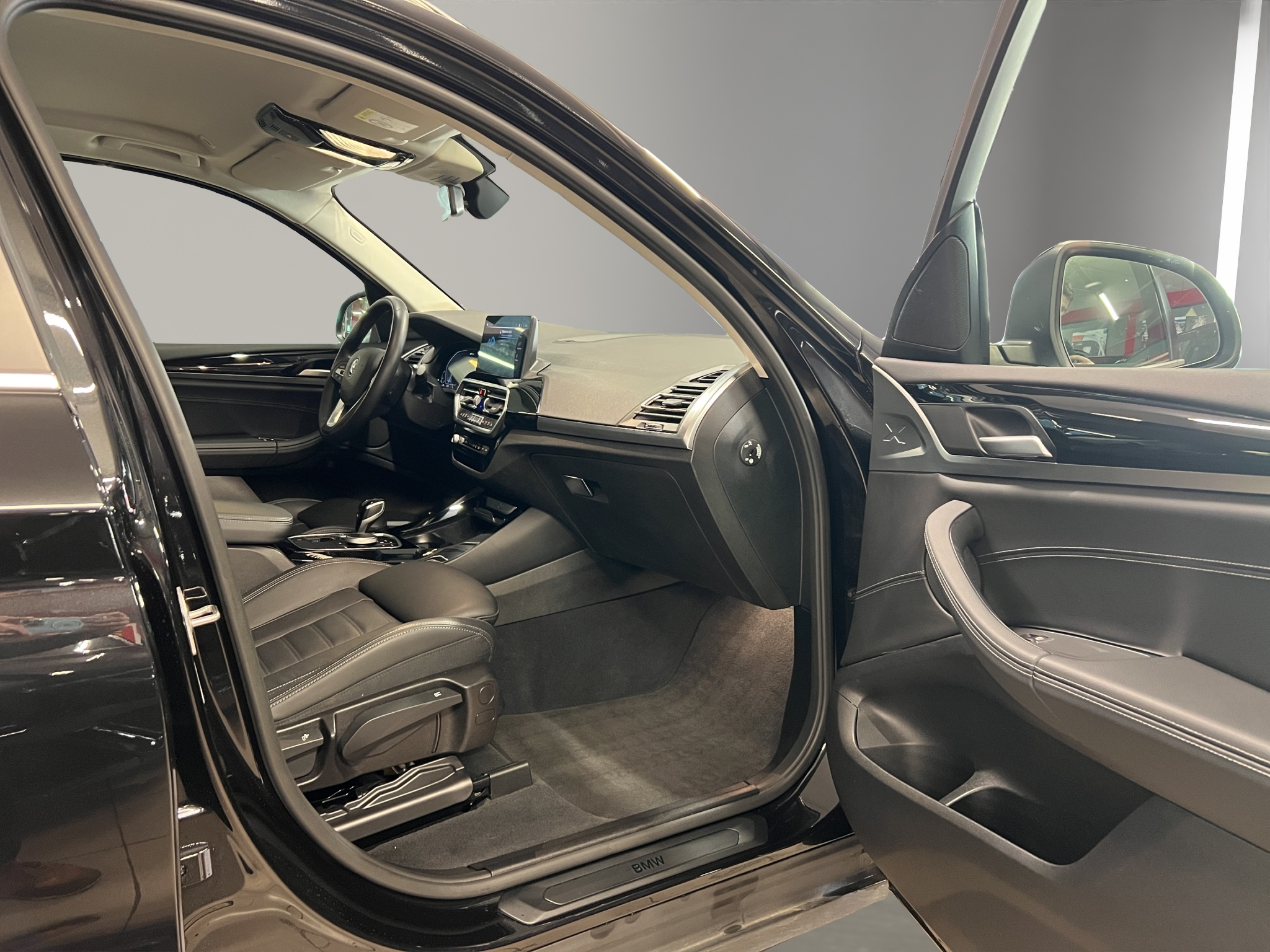 listing desktop thumbnail image 15